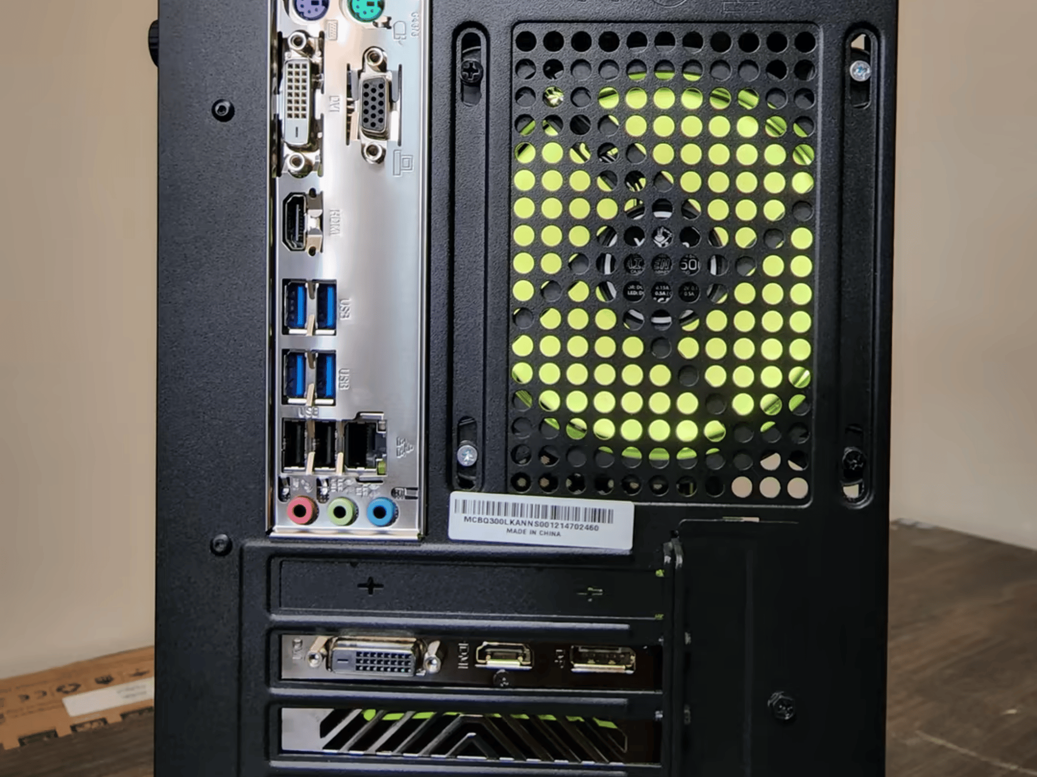 AMD Ryzen 3 2200G // AMD Radeon RX550 // 16GB 3200MHz