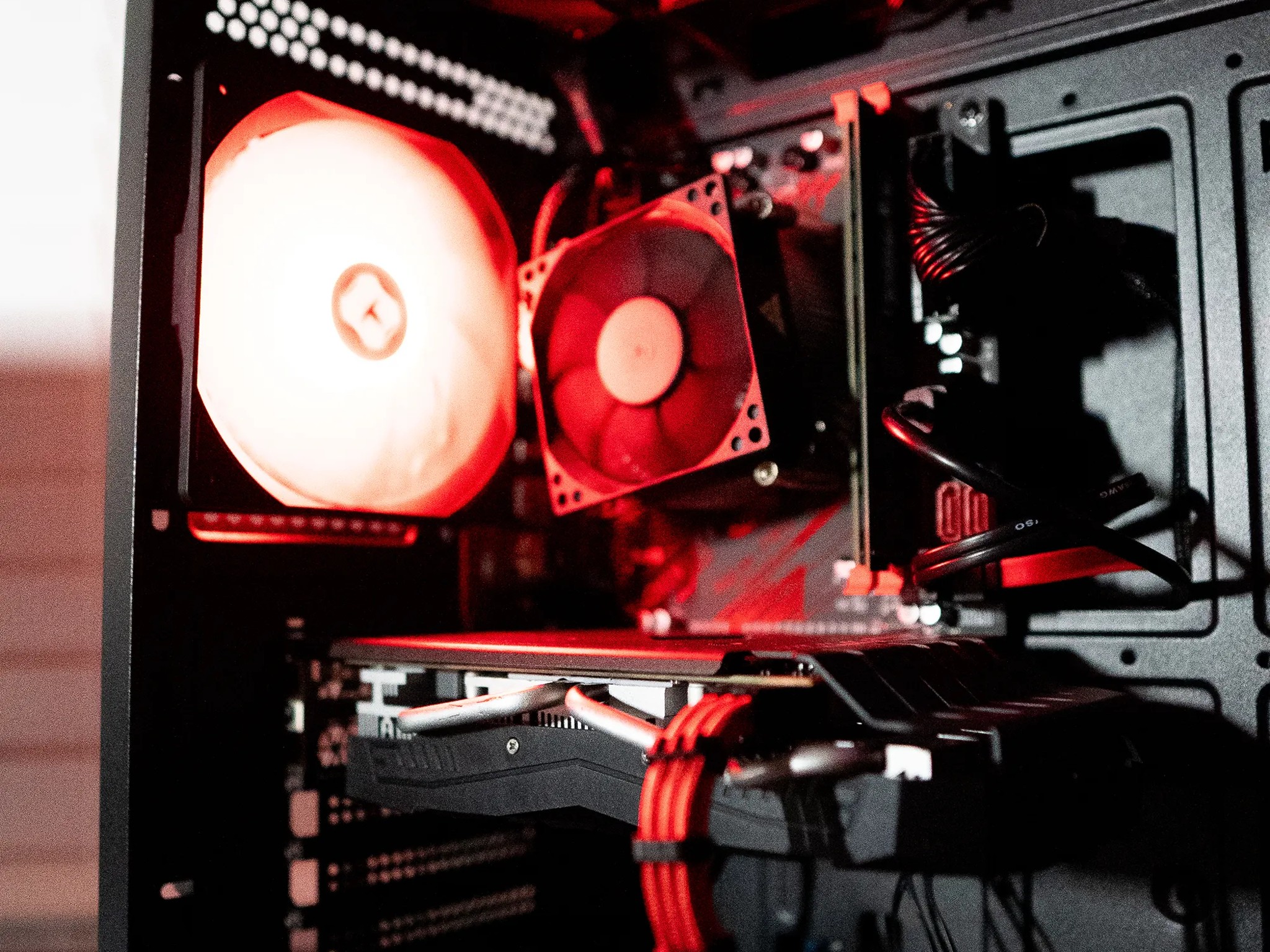 ⚫🔴 | RX 580 | INTEL i5 4670 | 12GB DDR3 RAM | 240GB SSD + 320GB HDD | Scarlet Dagger 2.0