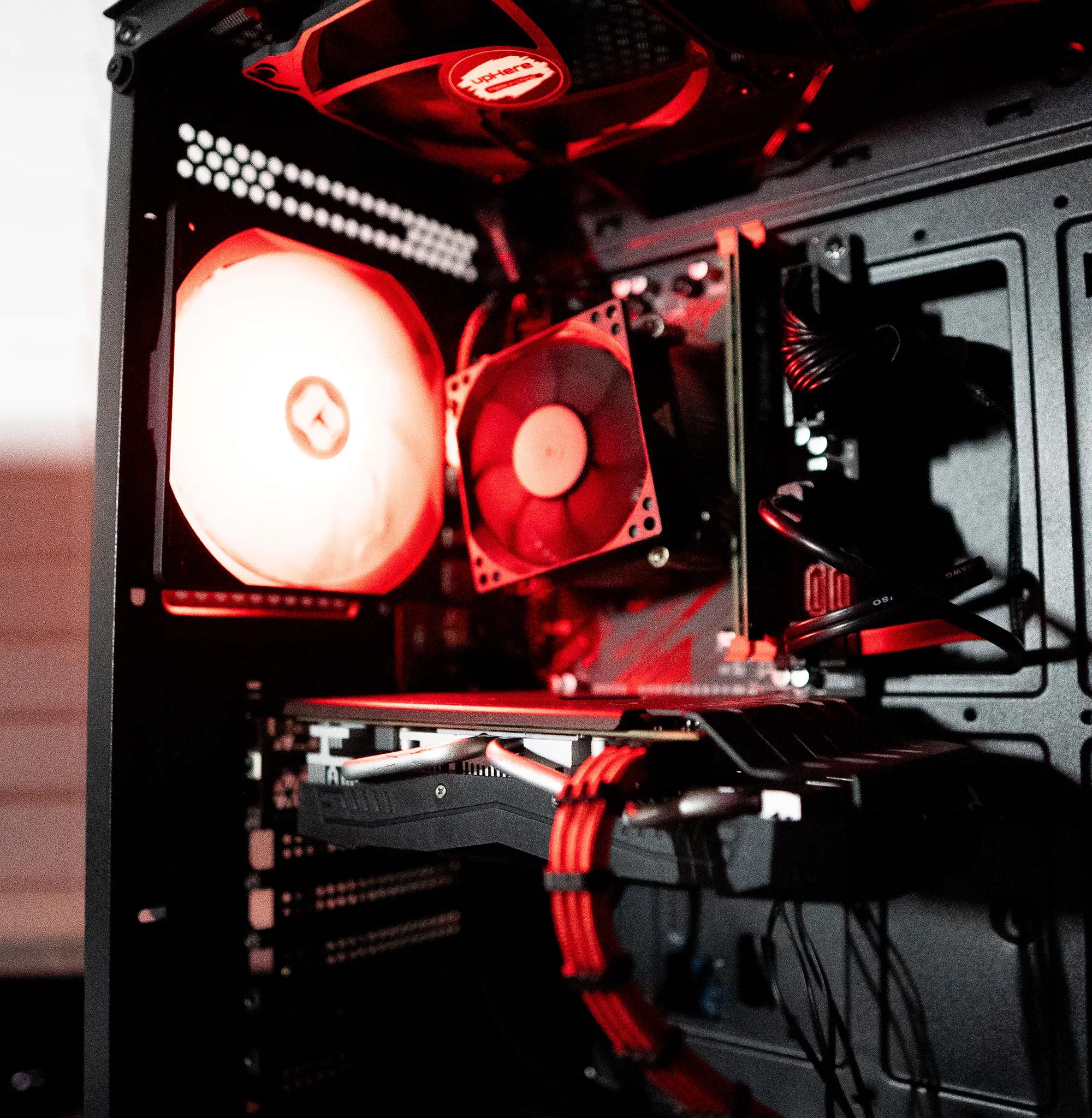 ⚫🔴 | RX 580 | INTEL i5 4670 | 12GB DDR3 RAM | 240GB SSD + 320GB HDD | Scarlet Dagger 2.0