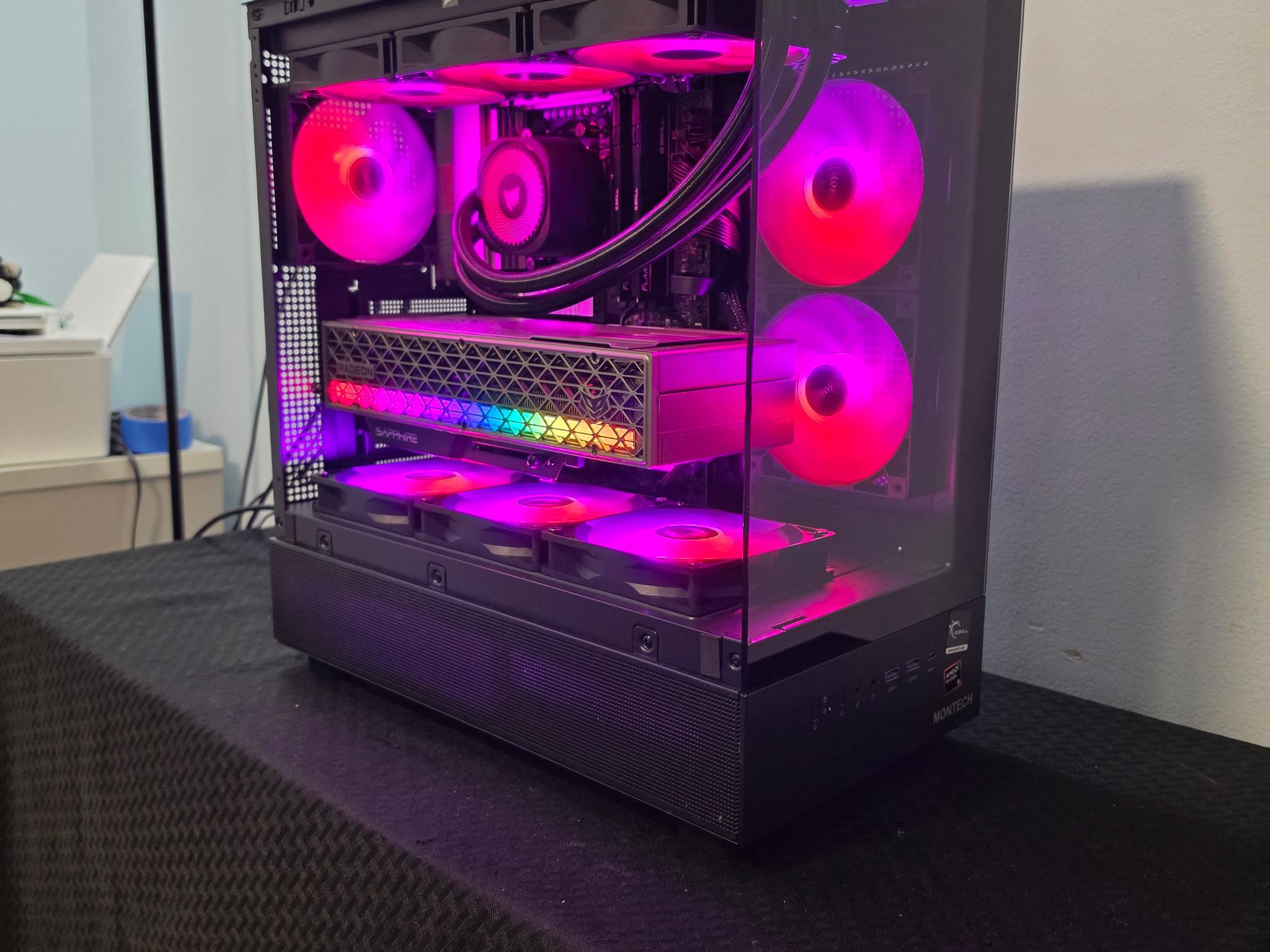 RX 9070 XT-Ryzen 9 9900x-32 GB DDR5 6000-2 TB SSD Beast Gaming PC