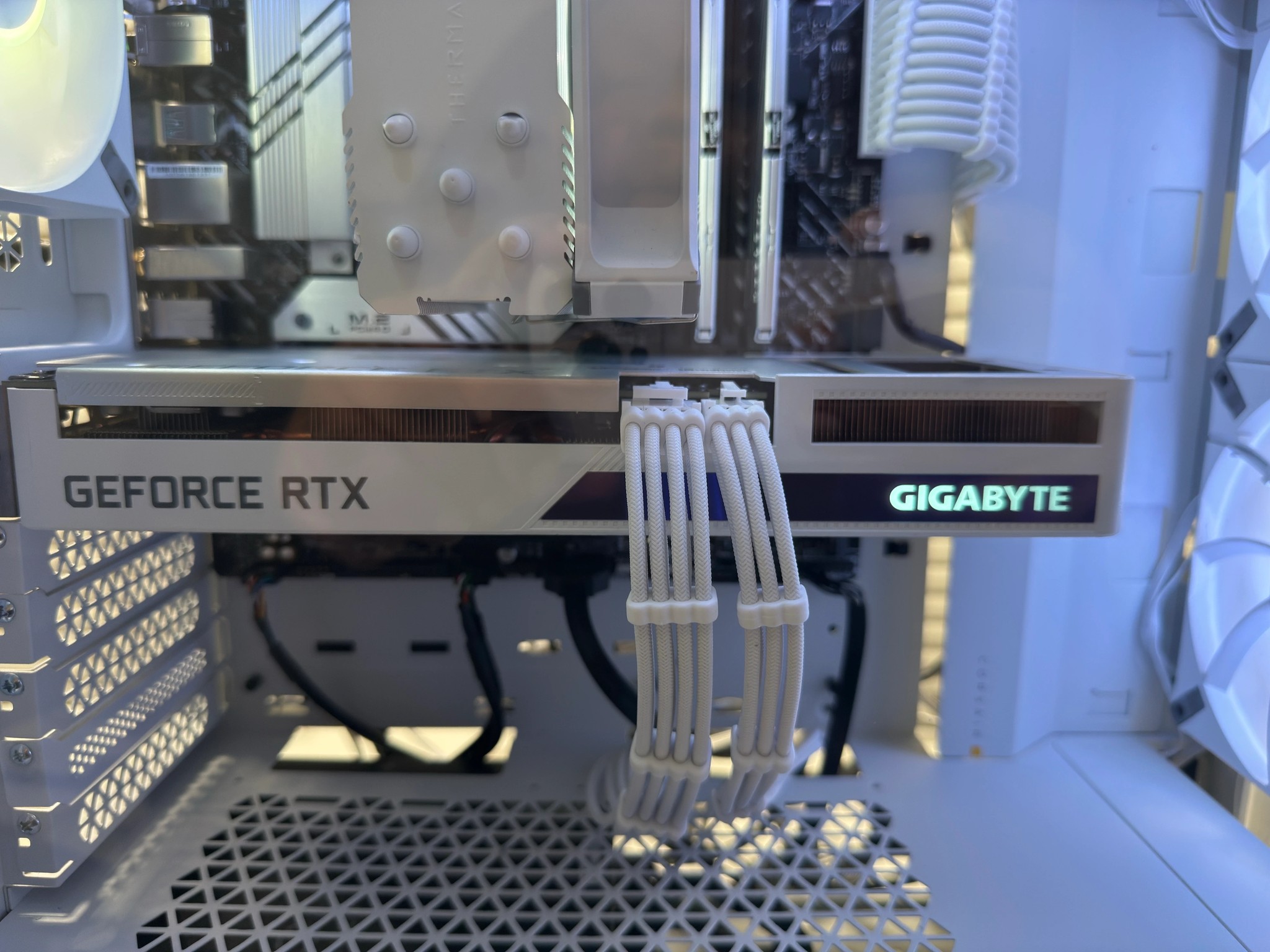 ❄️WHITE GAMING PC❄️| i5 13600KF | RTX 3060ti | 32gb Ram