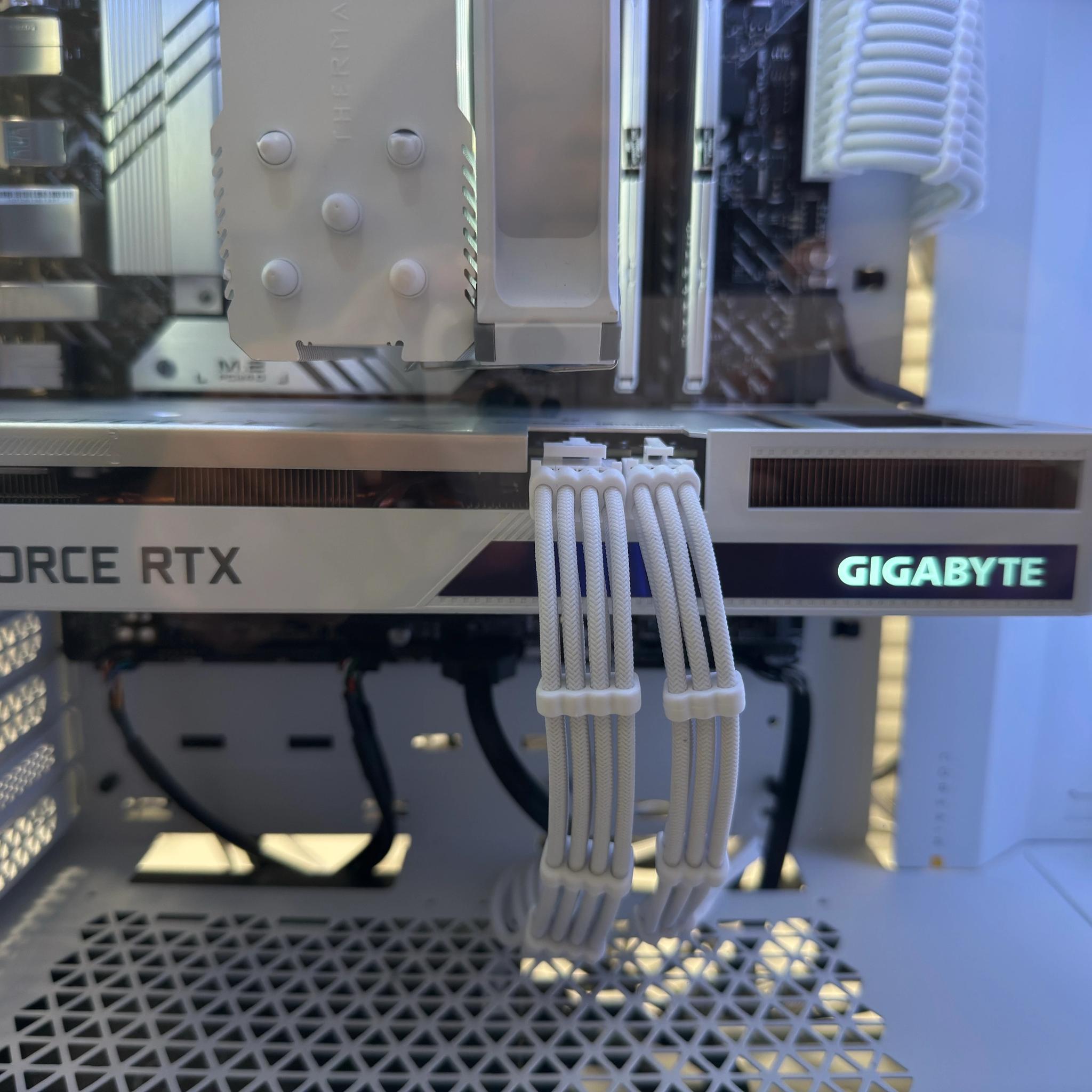 ❄️WHITE GAMING PC❄️| i5 13600KF | RTX 3060ti | 32gb Ram