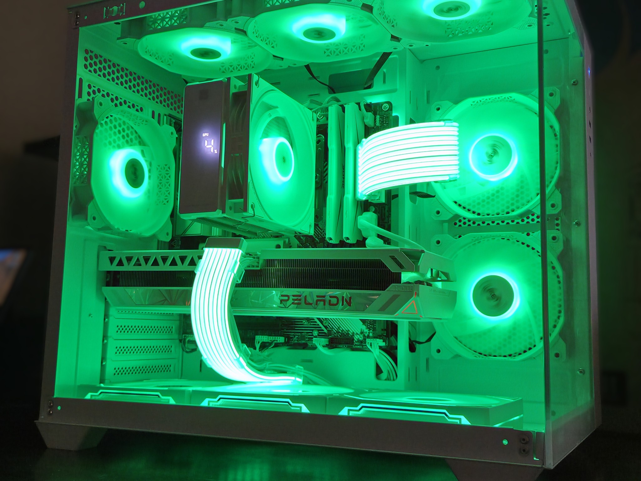 The Yeti! ❄️ – Ryzen 5 7500F • RTX 3070 Ti • 32GB DDR5 6000 • Temp Display • 1440p Gaming PC