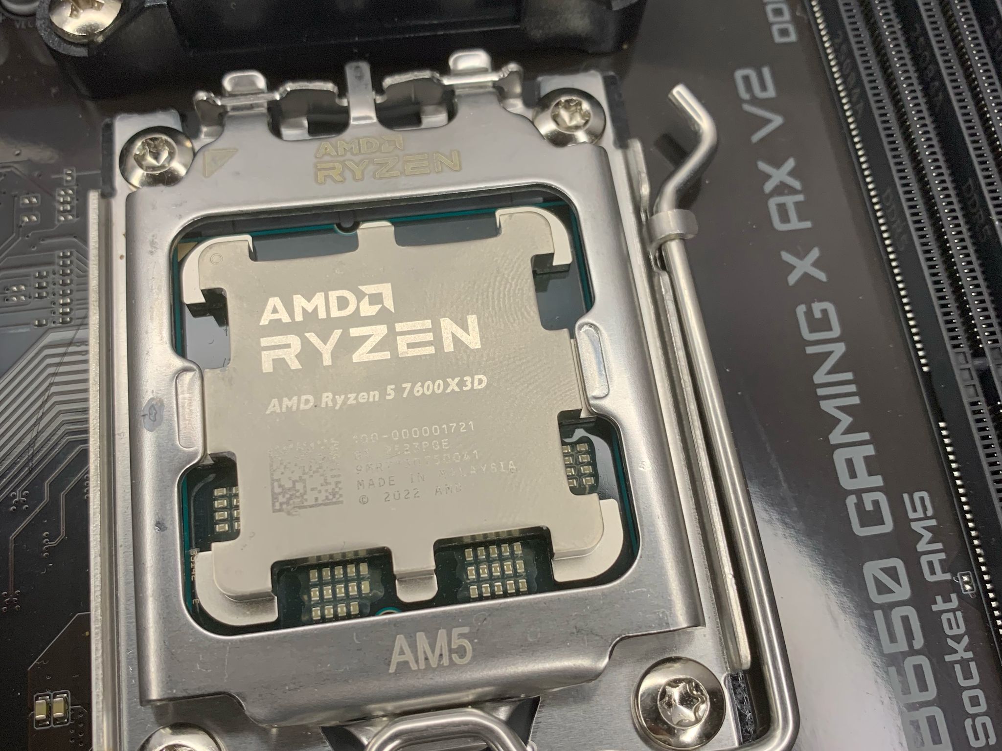 AMD Ryzen 5 7600X3D AM5 CPU + Gigabyte B650 Gaming X AX V2 ATX Motherboard Combo