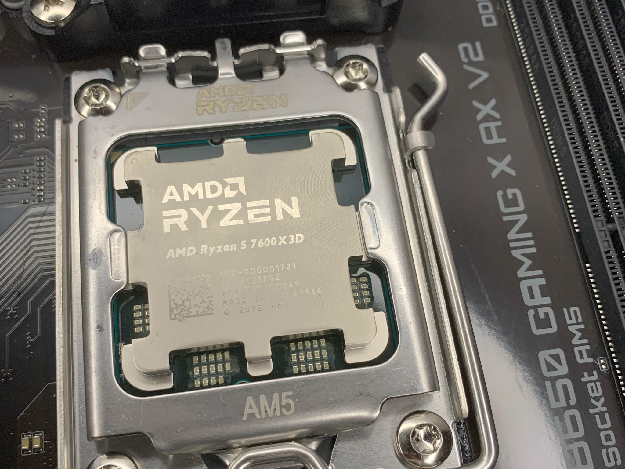 AMD Ryzen 5 7600X3D AM5 CPU + Gigabyte B650 Gaming X AX V2 ATX Motherboard Combo