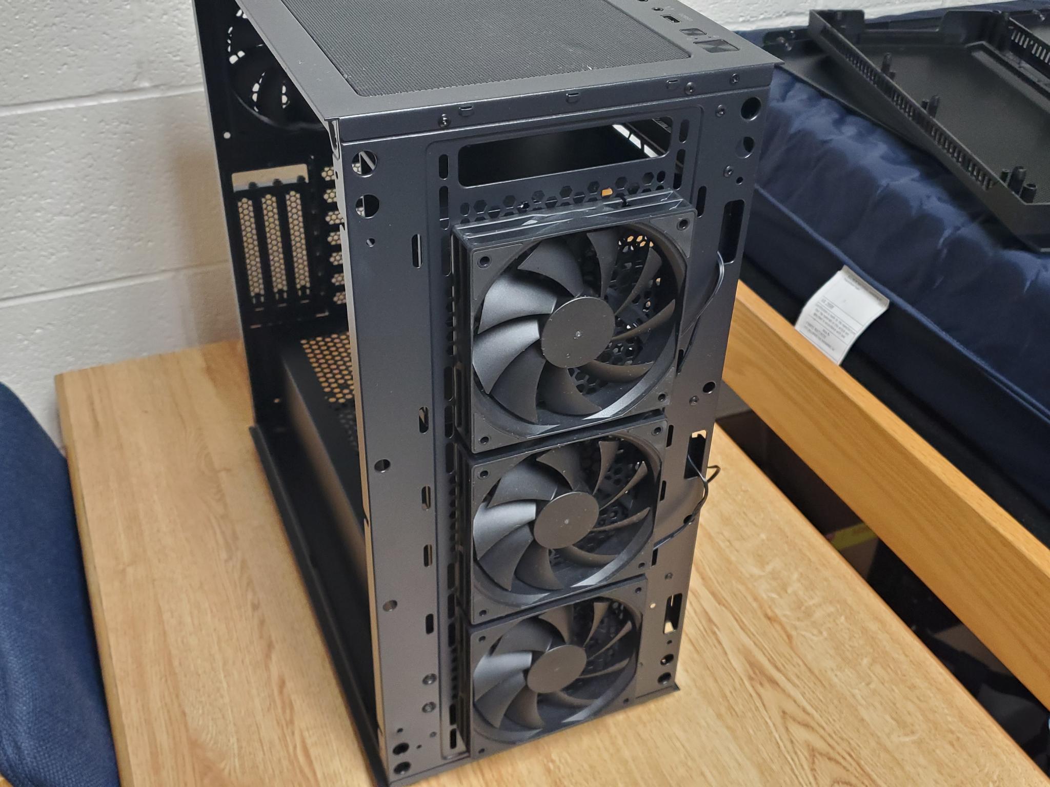 DARKROCK Classico MAX Storage Master