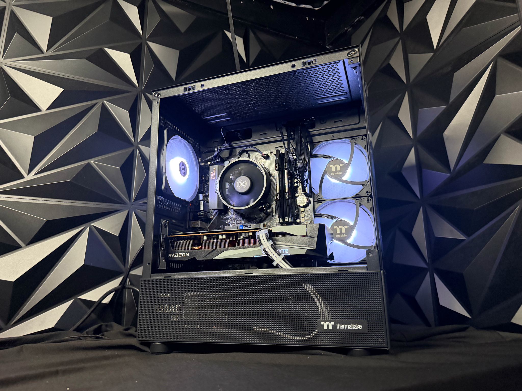 🐑🖤 BLACK SHEEP 🖤🐑 Ryzen 5 5500| RX 7600| 16 GB DDR4| 1.25 TB NVMe| 650W PSU
