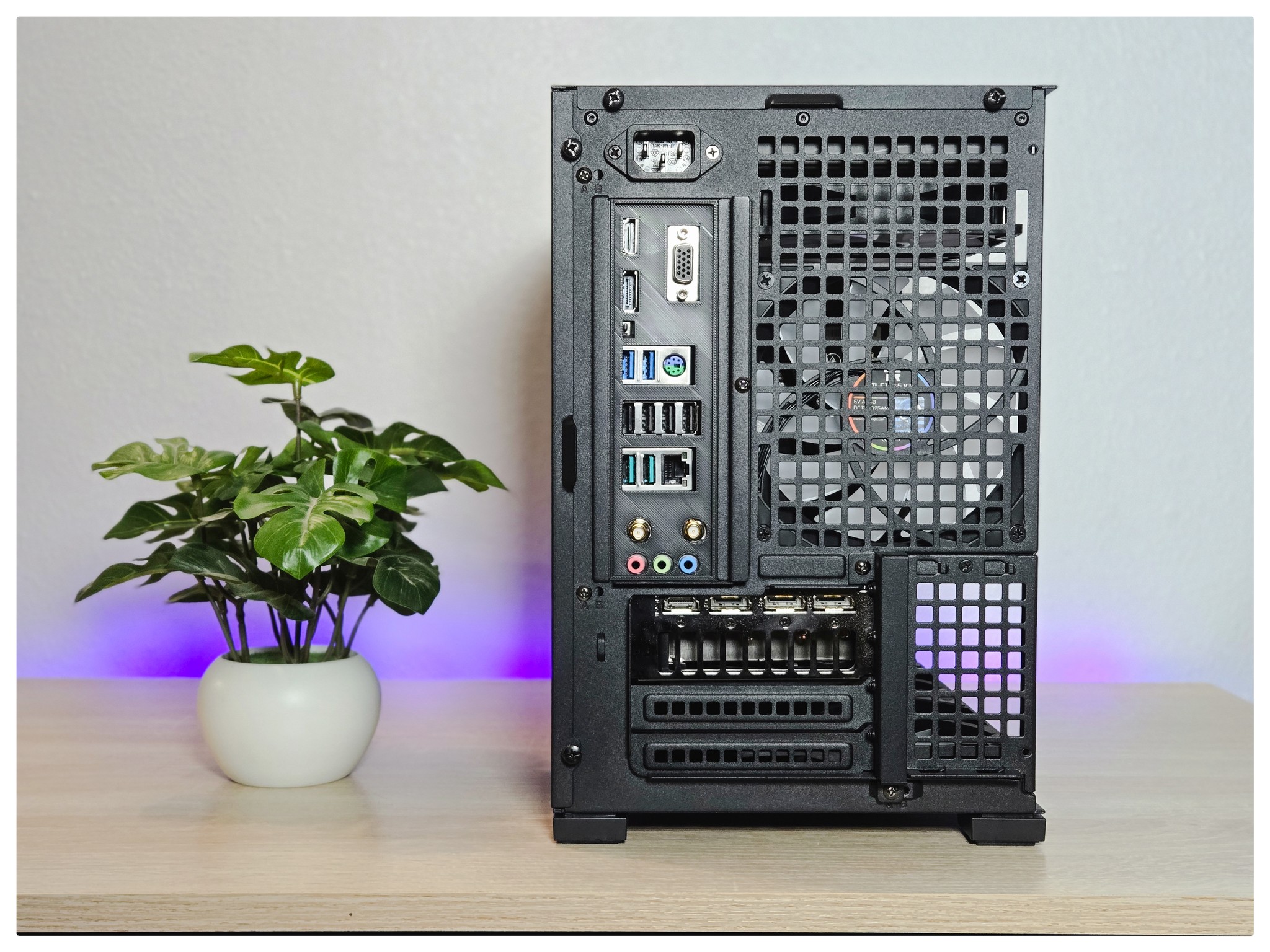 Ryzen 7800X3D | RTX 5070 | Wi-Fi | RGB Gaming PC