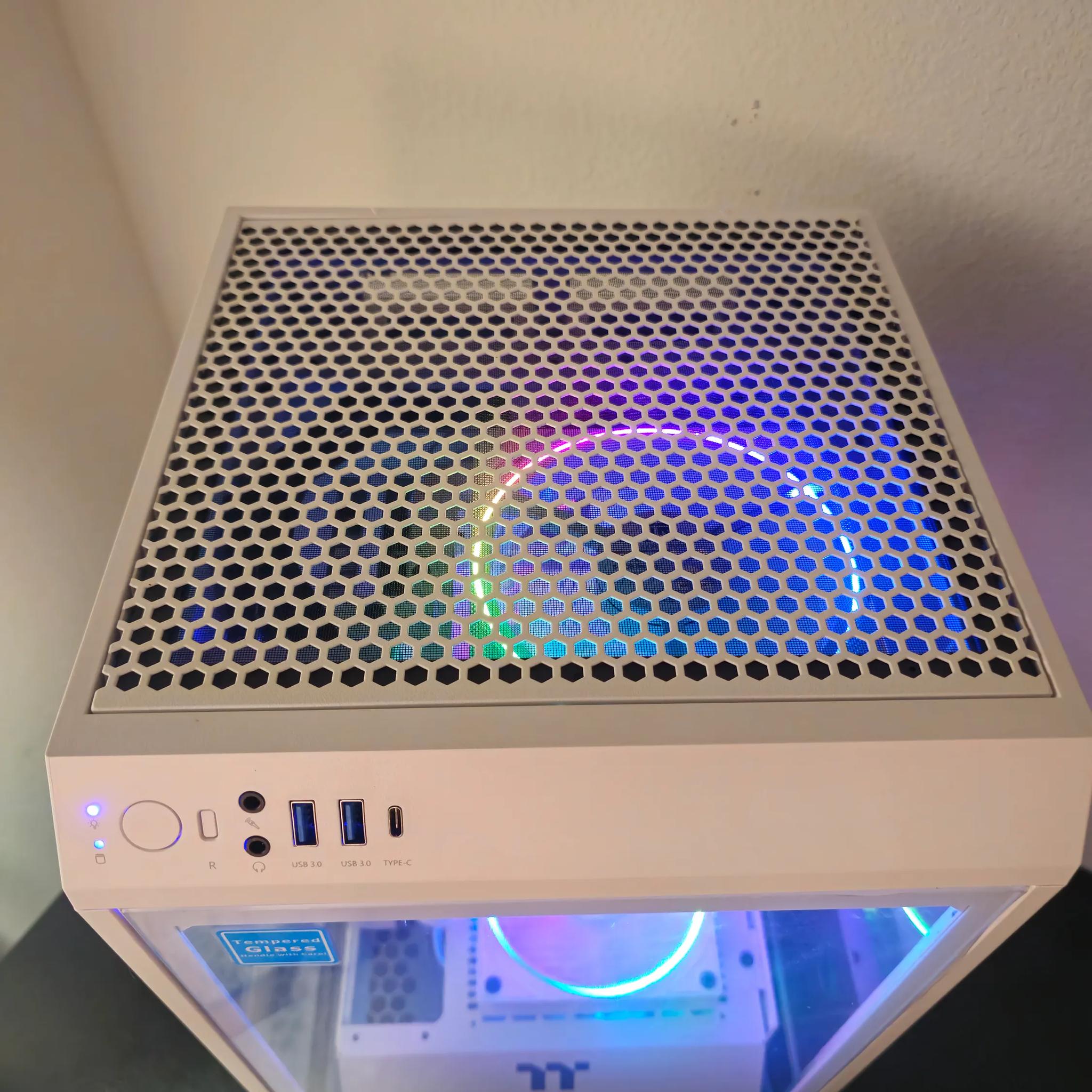 ITX White PC // RTX 3060 12GB // i5 10400f // 32GB DDR4 3600 // 1TB NVME // Wi-Fi + BT