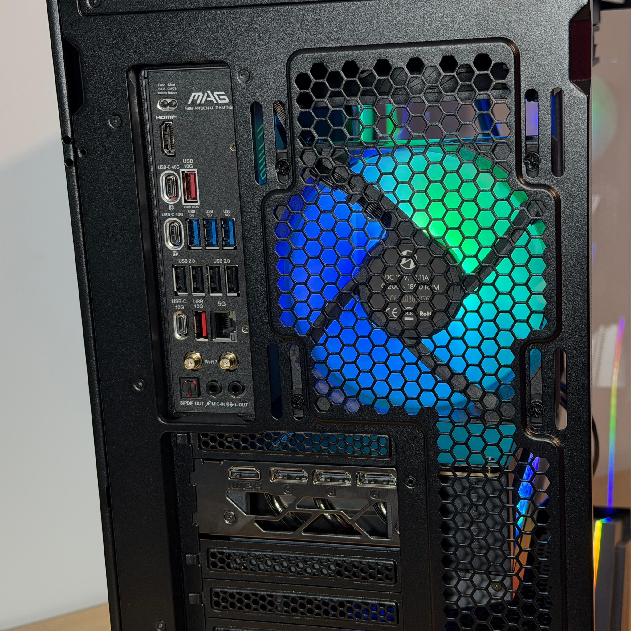 RTX 5090 Suprim Ryzen 7 9800x3d Gaming PC