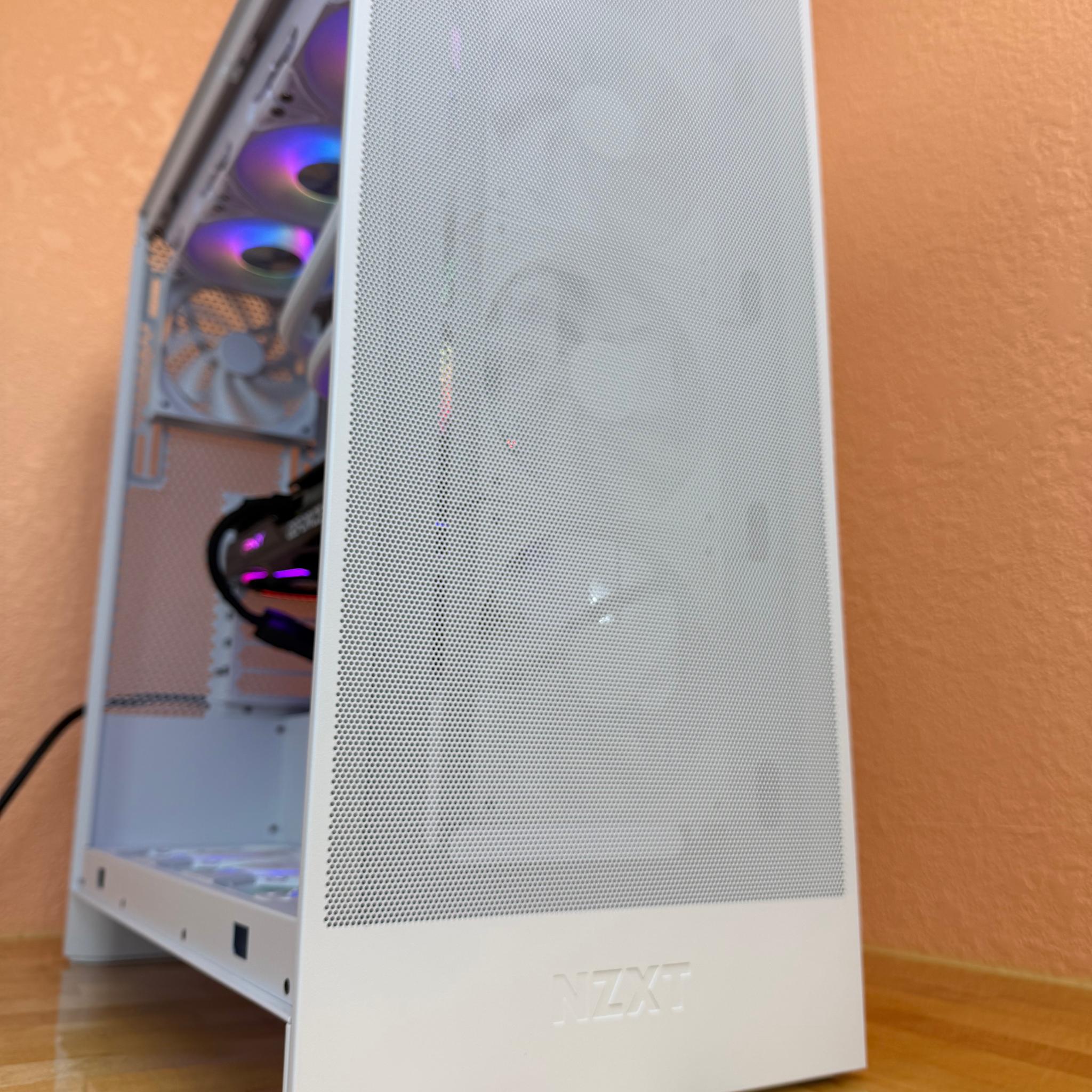 Whiteout Ryzen 7 9800X3D + RTX 5070 Gaming PC | 32GB DDR5 | 1TB NVMe