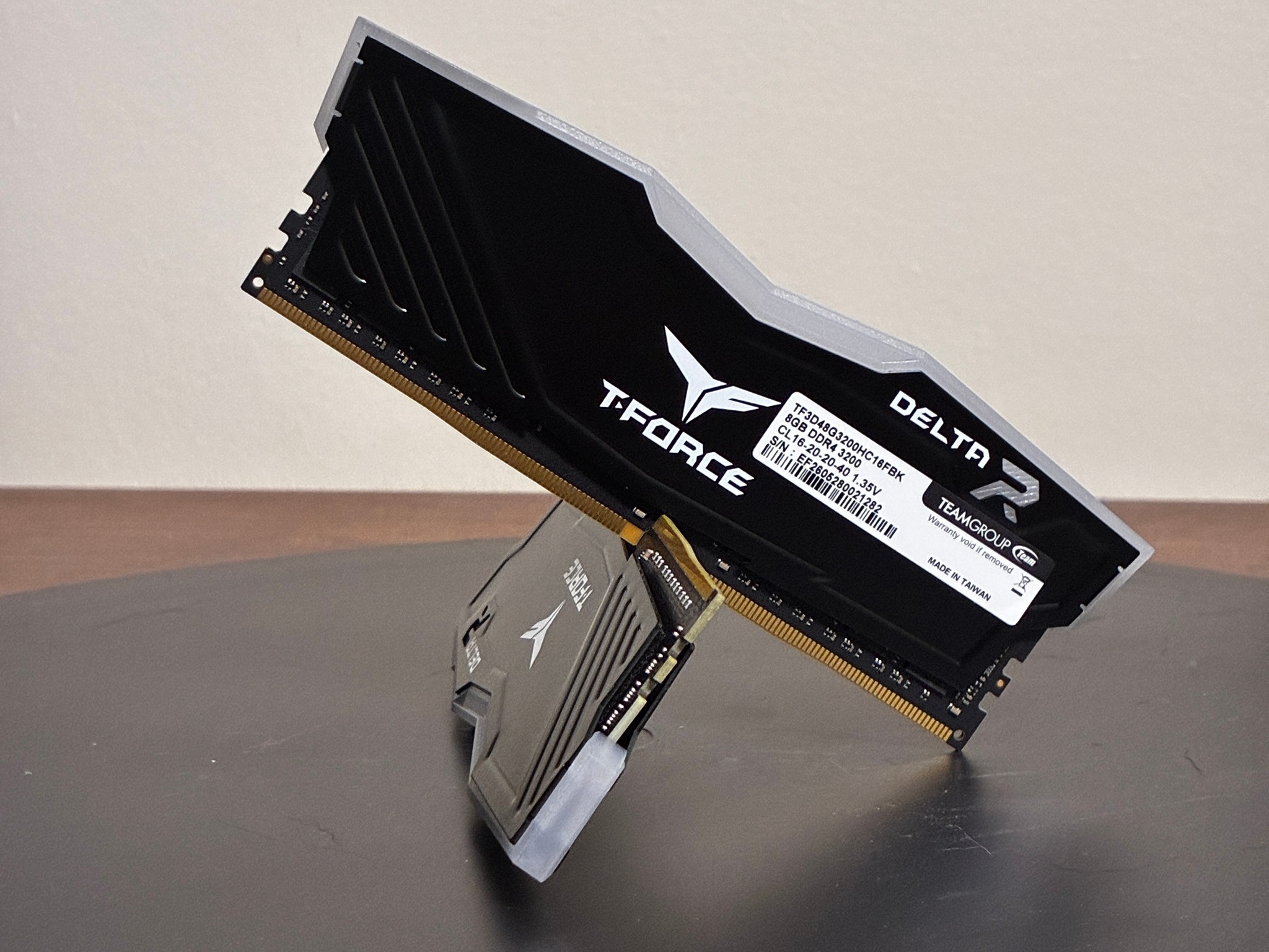 TEAMGROUP T-Force Delta RGB 16GB DDR4-3200 (2x8GB)