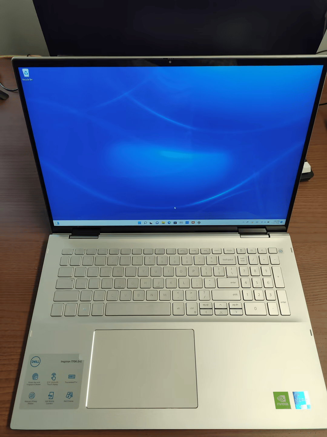 Dell Inspiron 7706 17" QHD+ | 512GB SSD | Intel i7-1165G7 | 16GB Ram | Nvidia MX350
