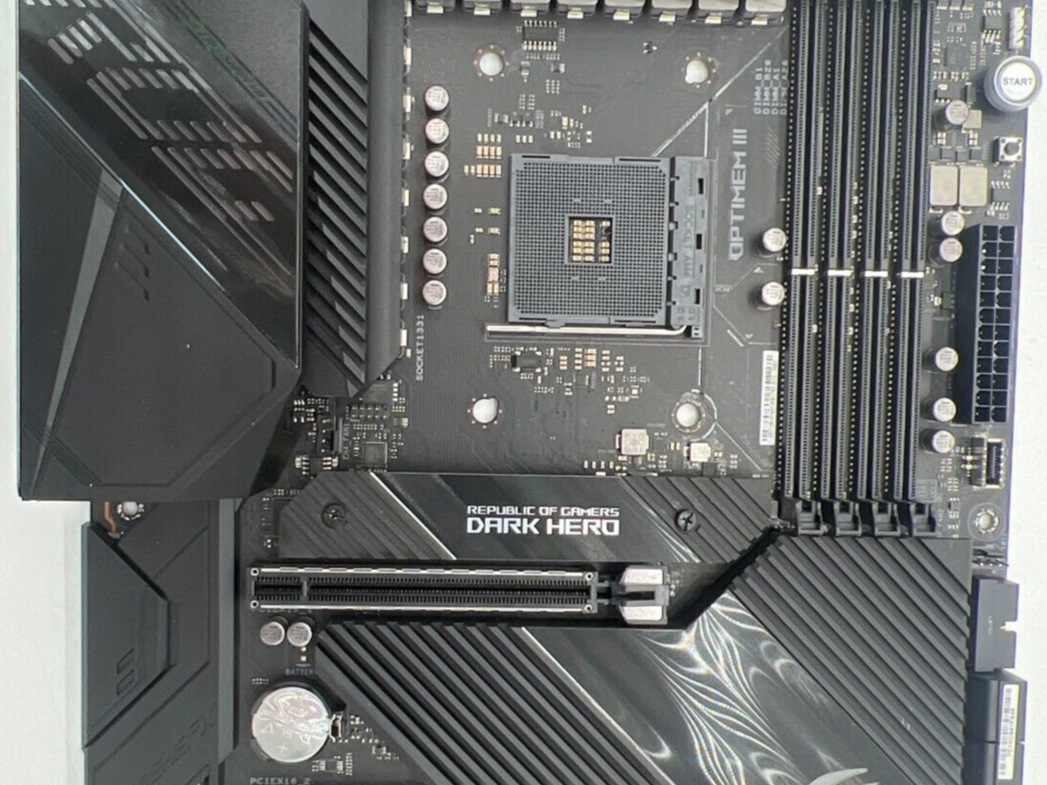 ASUS ROG Crosshair VIII Dark Hero AMD AM4 X570 ATX WIFI 6 Gaming Motherboard