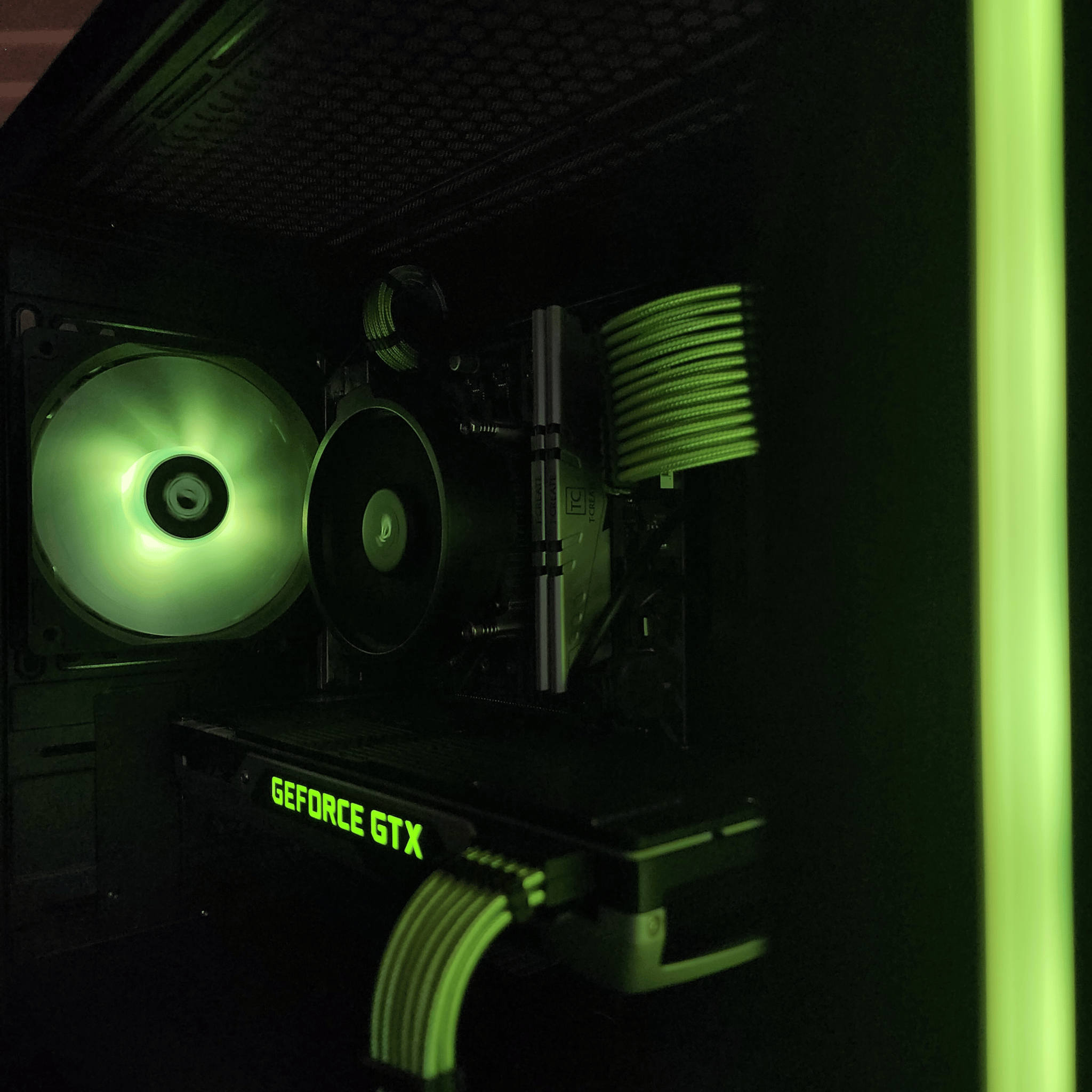 Intel Core i5 8500 // Nvidia GeForce GTX 980 4GB FE // TCreate 16GB 3200MHz