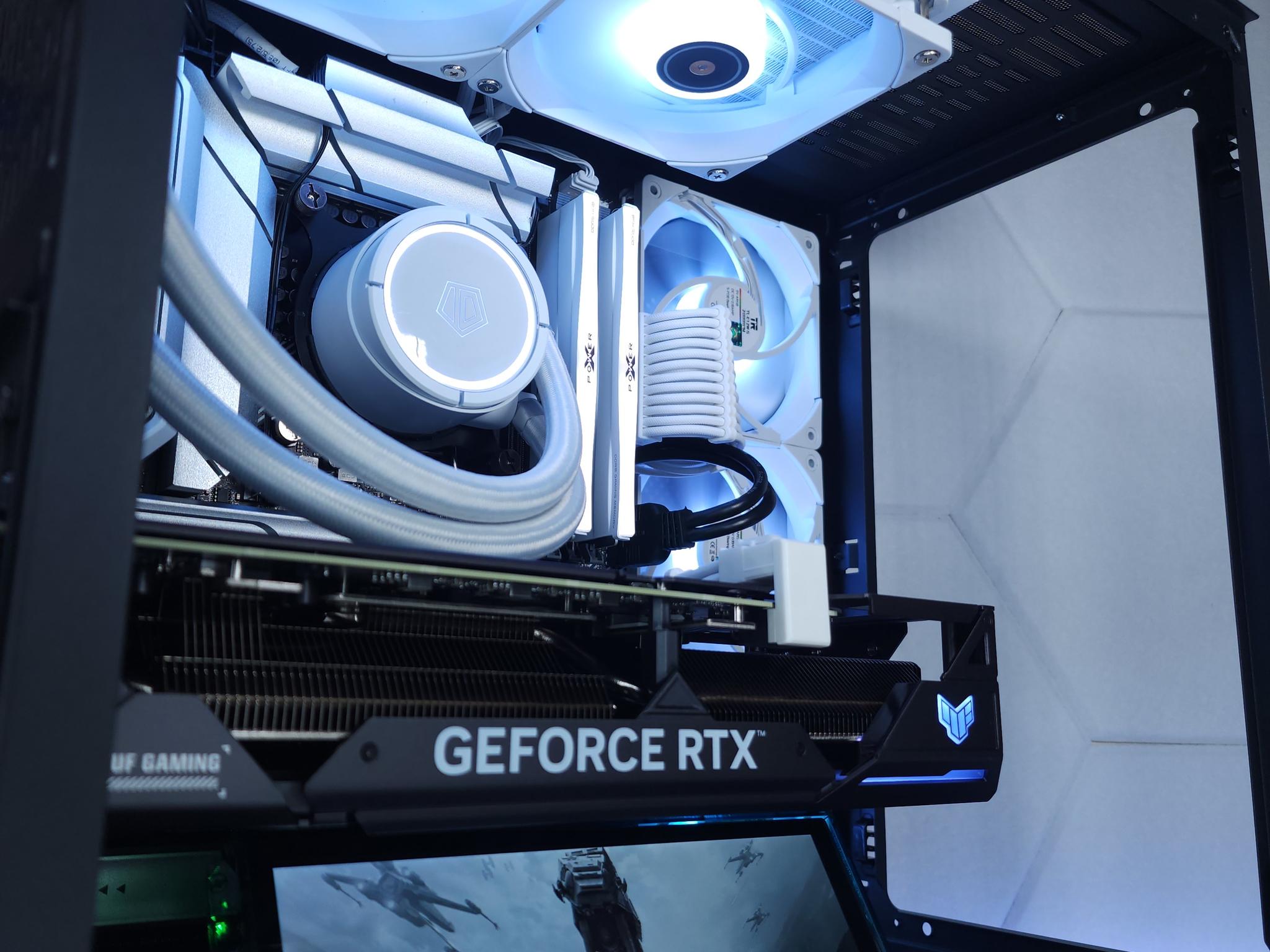 💙🤍RTX 4070 | Core i5 12600K | 32GB 6000MHz | 1TB NVMe SSD