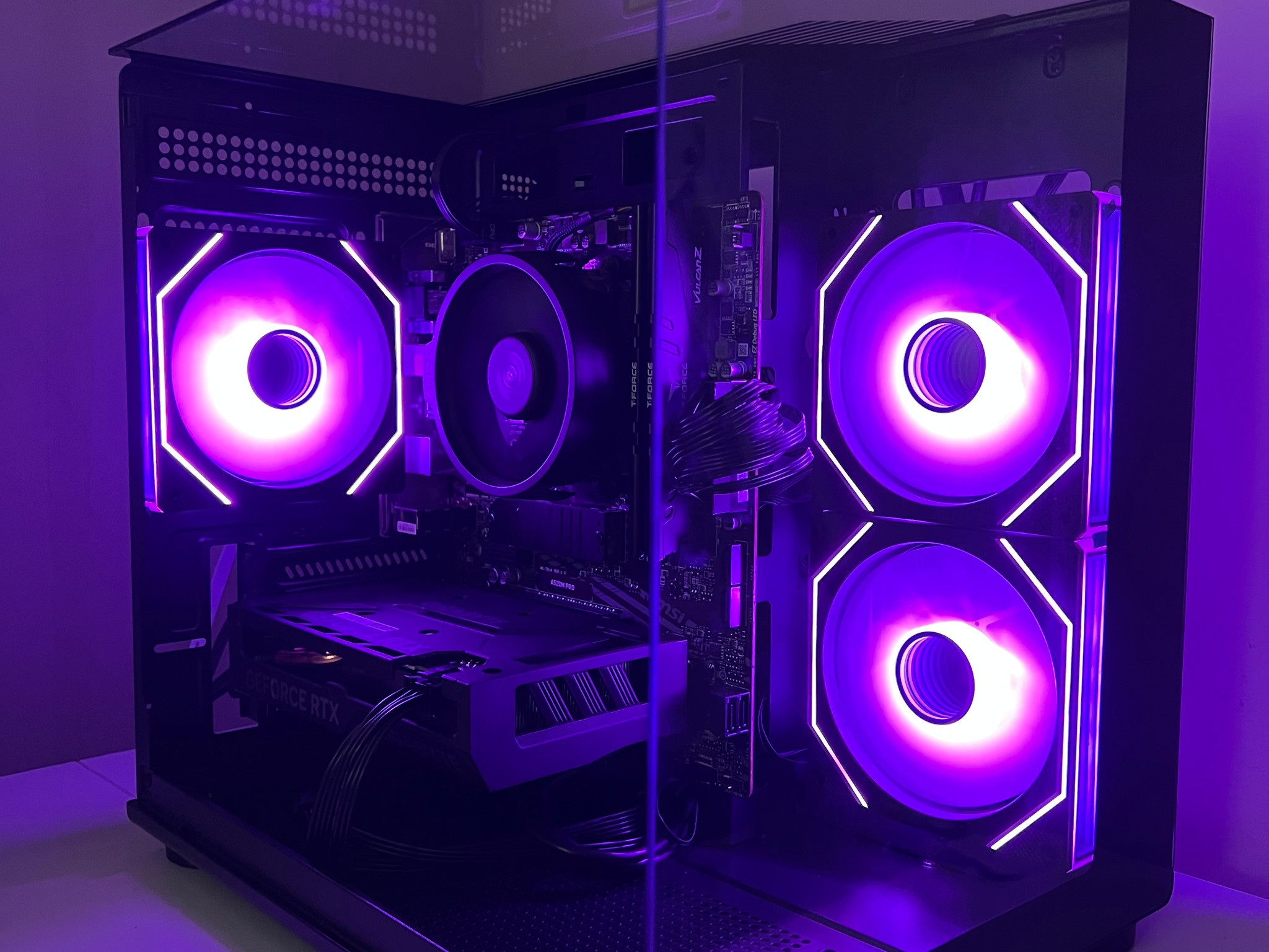 | RTX 4060 | ryzen 5 5500 | 16gb ddr4-3200mhz | 1tb nvme ssd | 1440p/4k gaming mid ranged