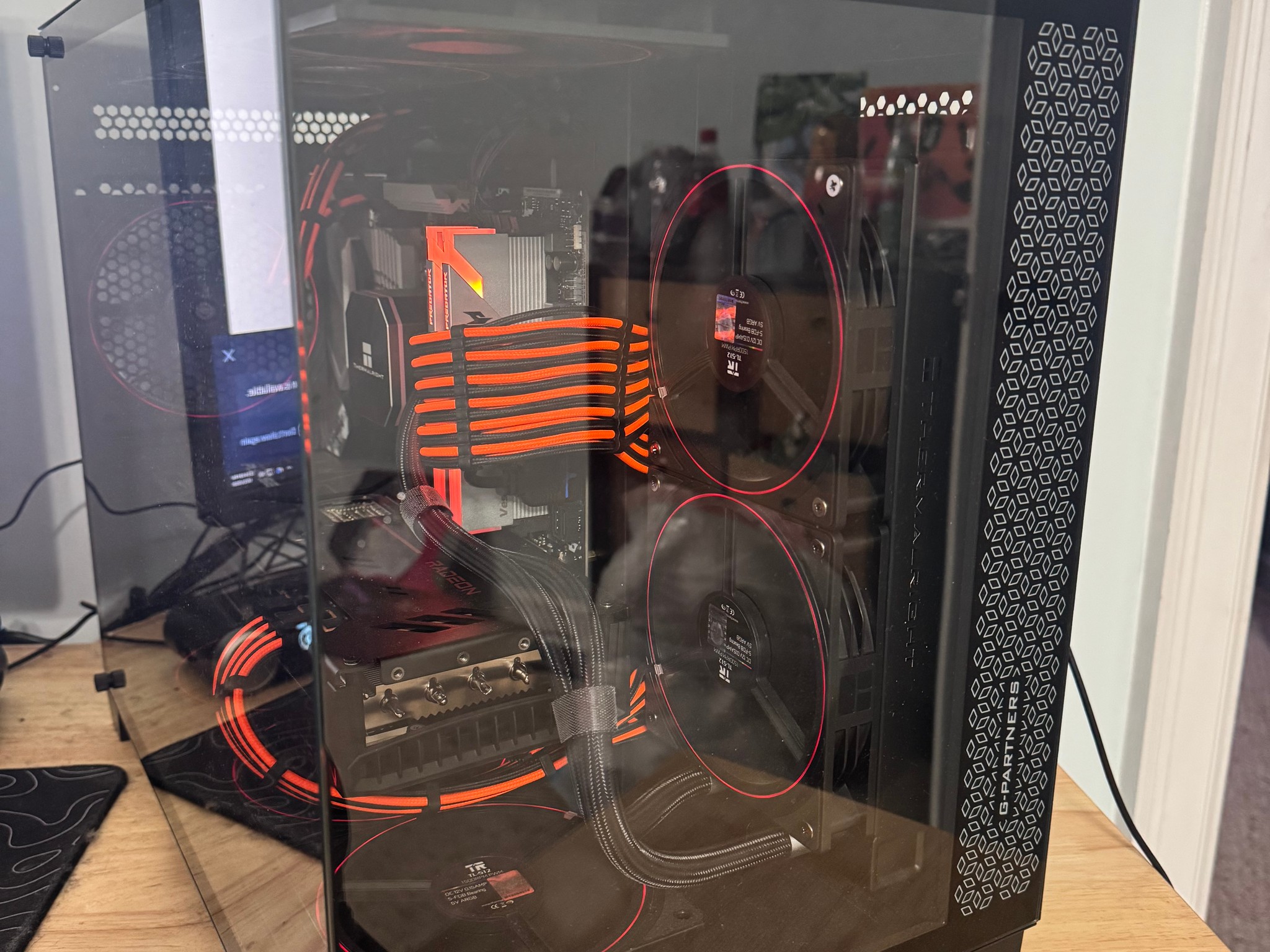 Radeon RX 7900 XT Custom Gaming PC - Ryzen 7 5800X3D