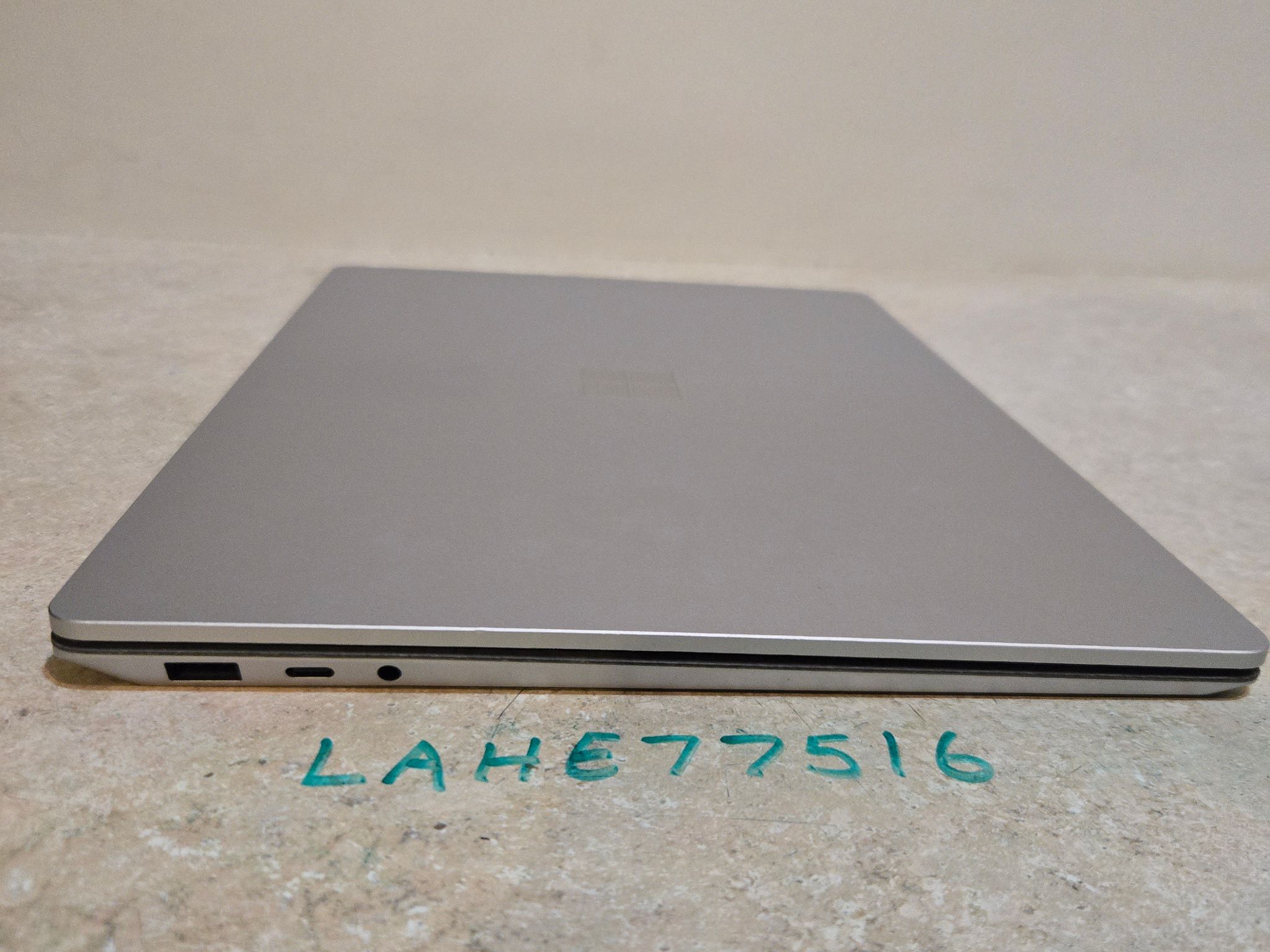 Microsoft Surface Laptop 4 - 256Gb SSD - Ryzen 5 - 13.5" 2k Touch Display - Model 1958