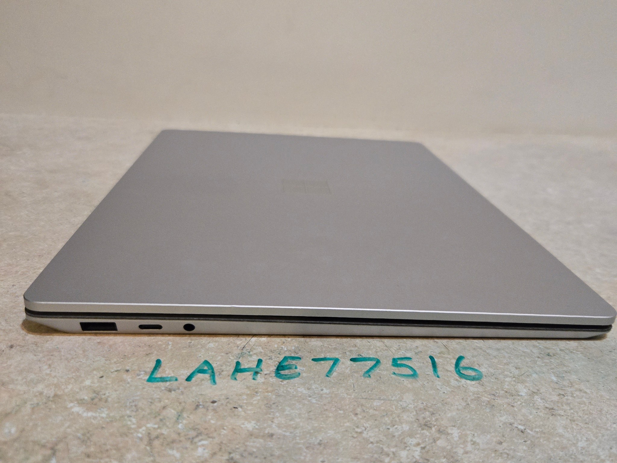Microsoft Surface Laptop 4 - 256Gb SSD - Ryzen 5 - 13.5" 2k Touch Display - Model 1958
