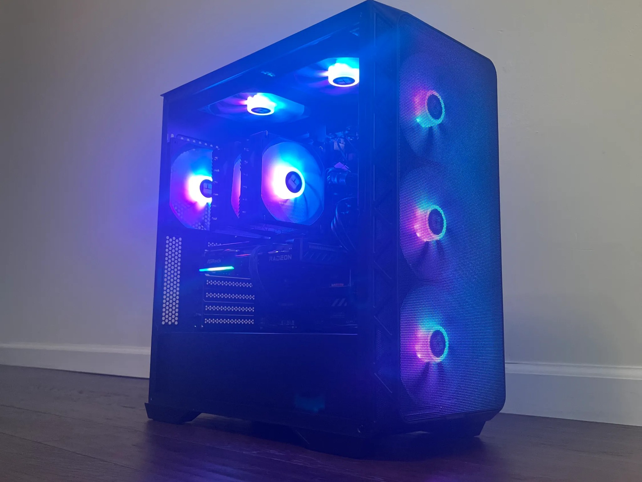 9060XT -16gb-SURROUND SOUND 7.1-Ryzen 7700X-32gb ram-2TB-WI-FI 7& Ethernet 2.5g FULLY ARG...