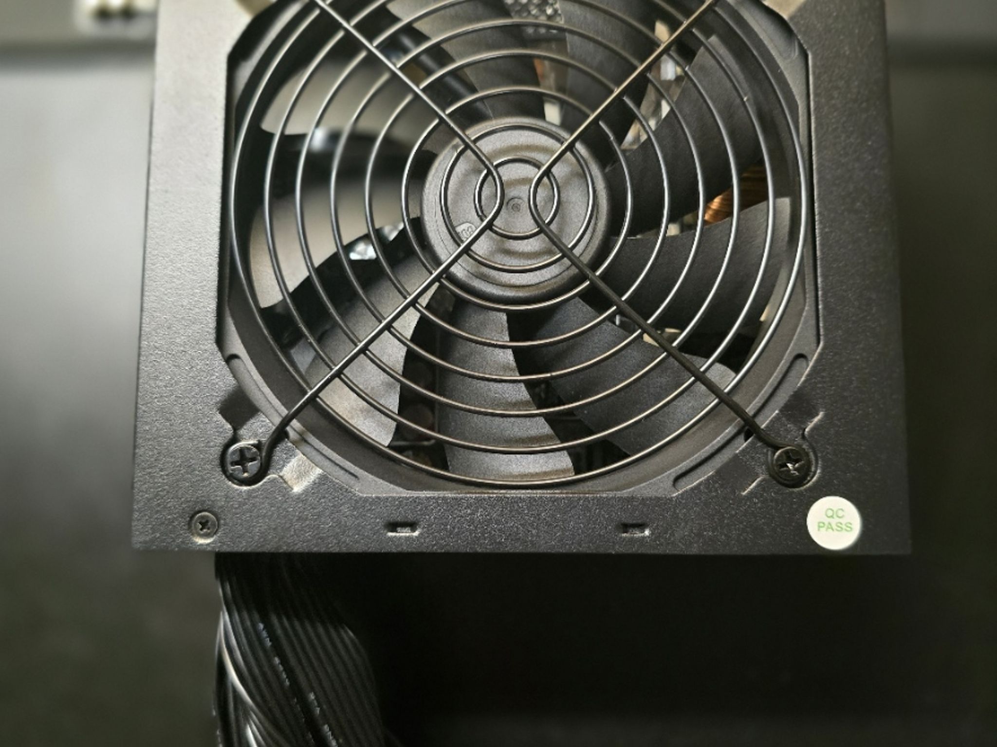 Montech 750 watt Gold