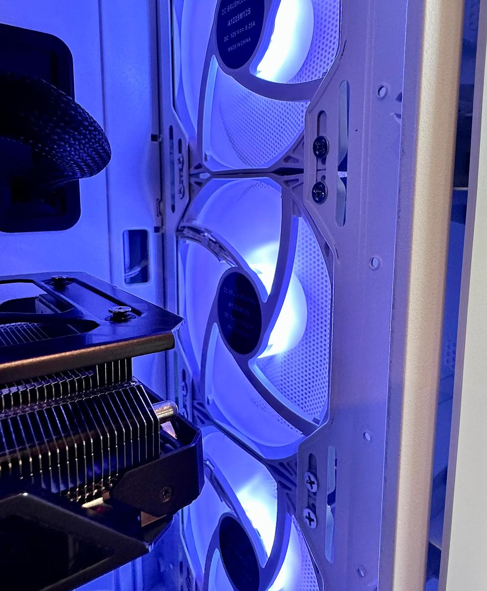White Gaming PC | RTX 3070, Ryzen 5 5600X, 1TB SSD, 16GB 3200HMz RAM