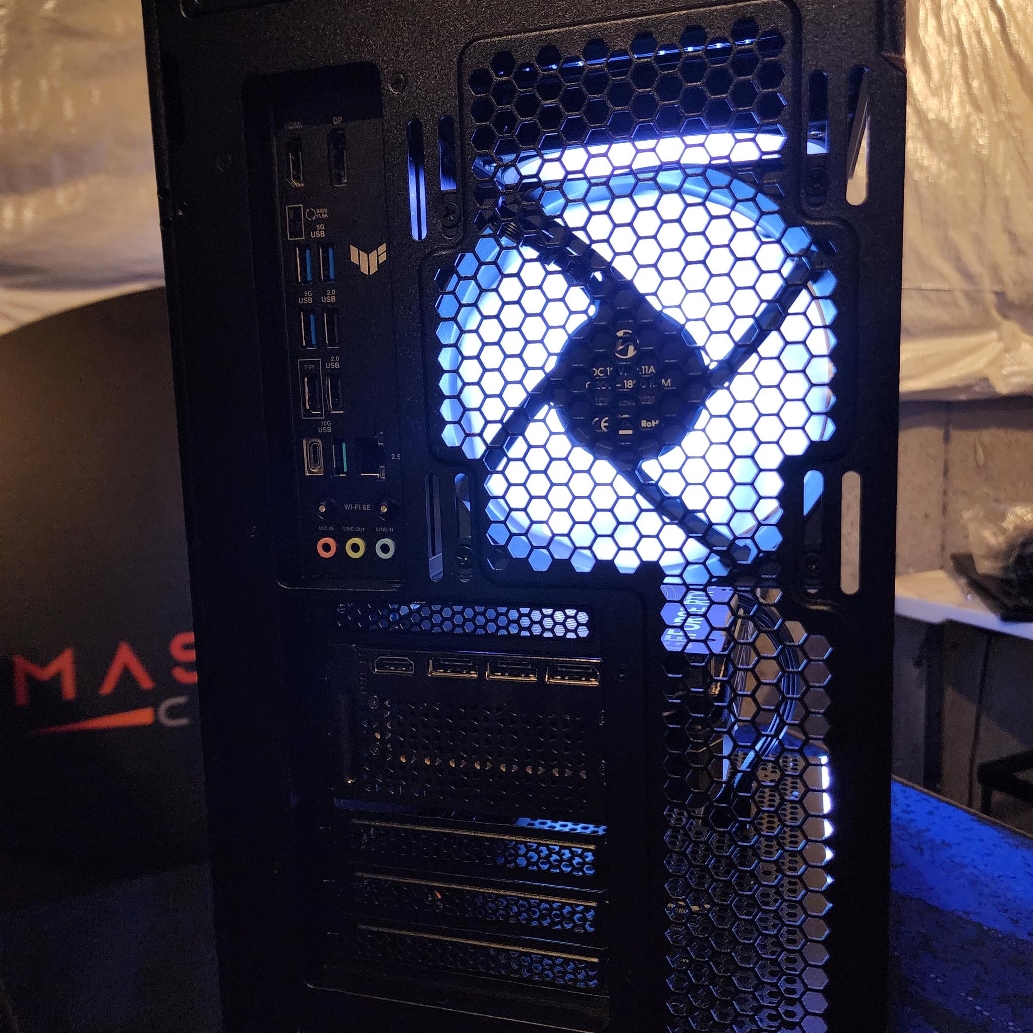 RTX 5080 / Ryzen 9 9900X / 32GB DDR5 RAM / 2TB NVMe SSD