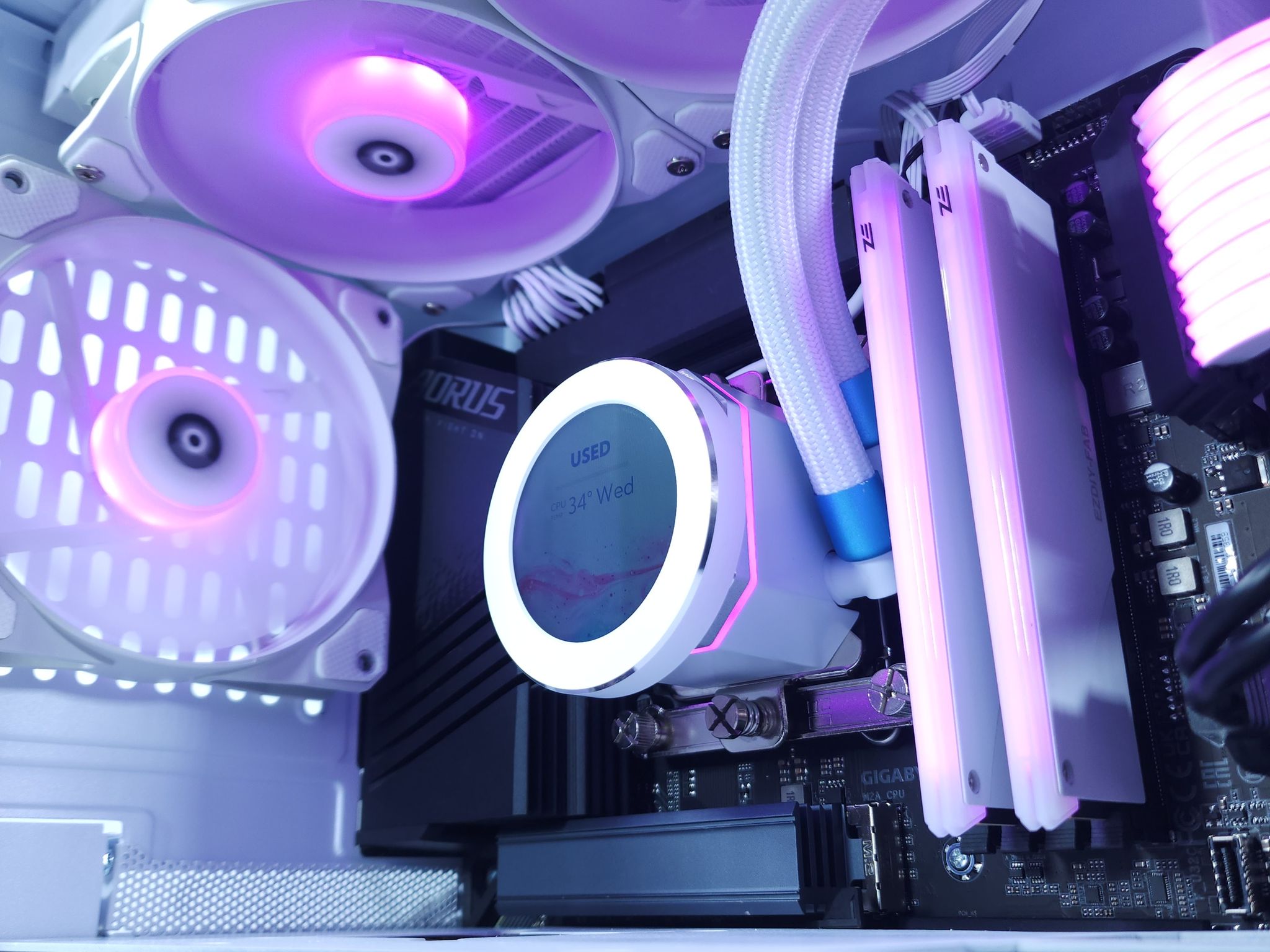 💜🤍RTX 4090 | i9 13900K | 32GB 6000MHz | 6TB NVMe + SSD*