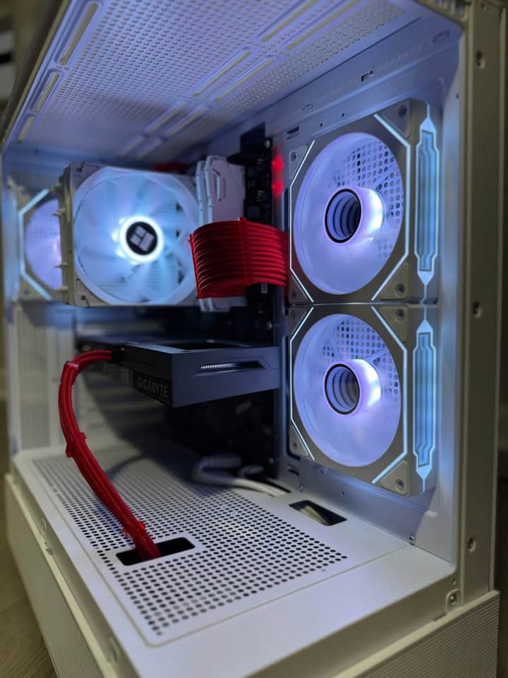 ❄️RED SNOW❄️ R5-5600X|RX 6600|16GB RAM|1TB M.2|WIFI|ARGB Fans|