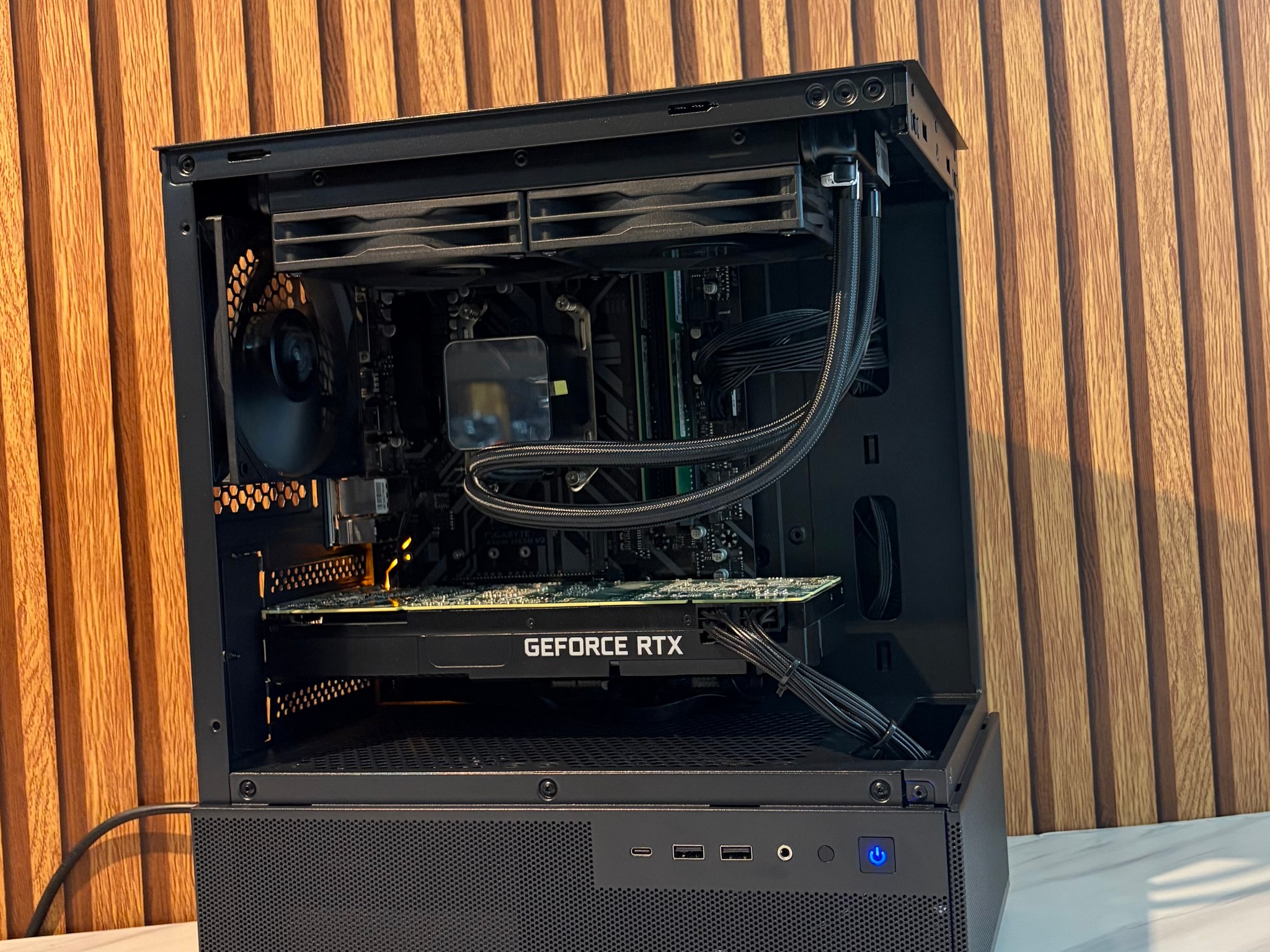 RTX 2080 SUPER | RYZEN 5 3600 | 16GB DDR4 | 500GB SSD | 240MM | 650W