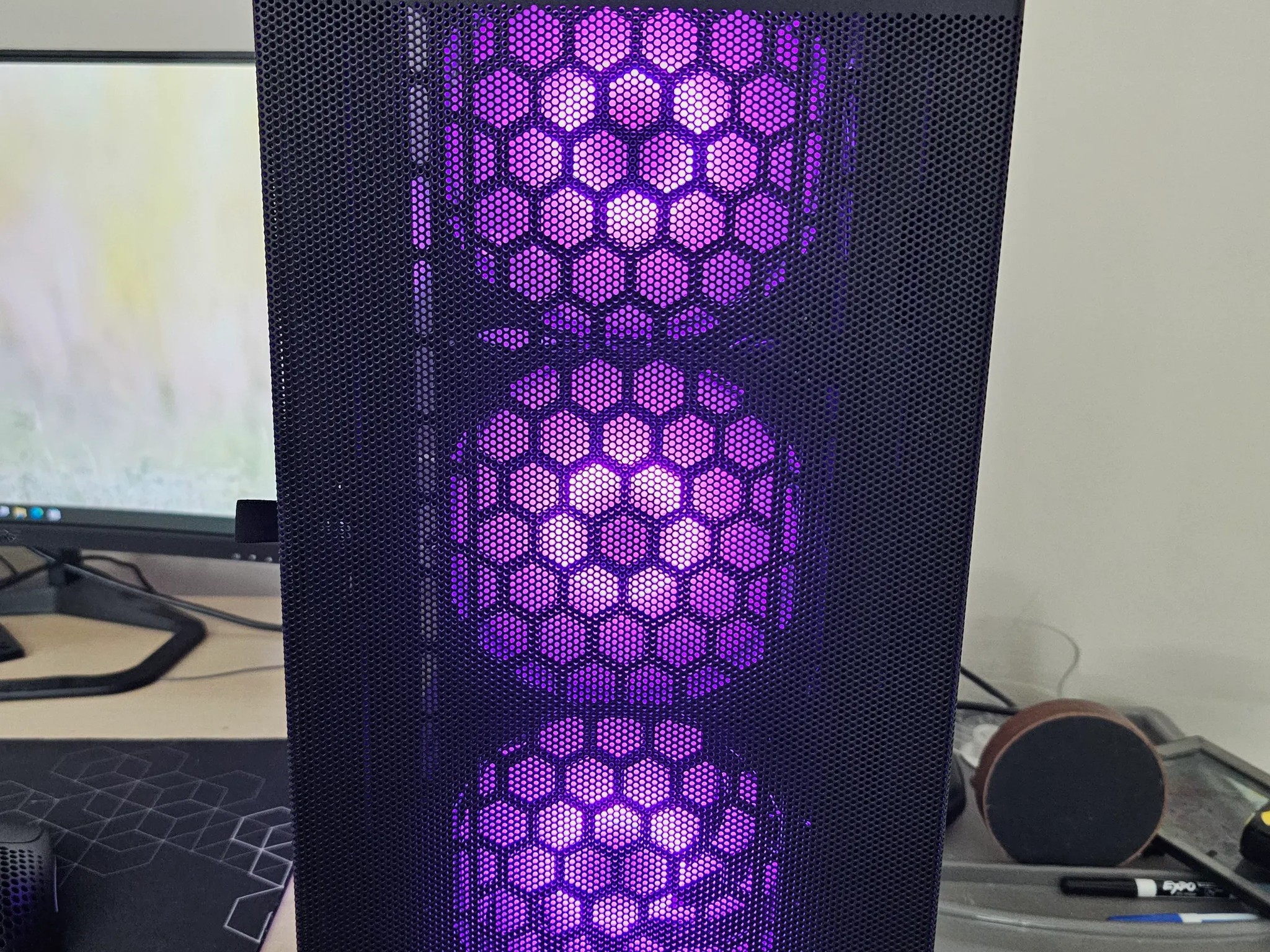 Gaming PC, Rtx 2060 super ,Ryzen 5 3600 , 32 GB of ram, and 1TB of storage