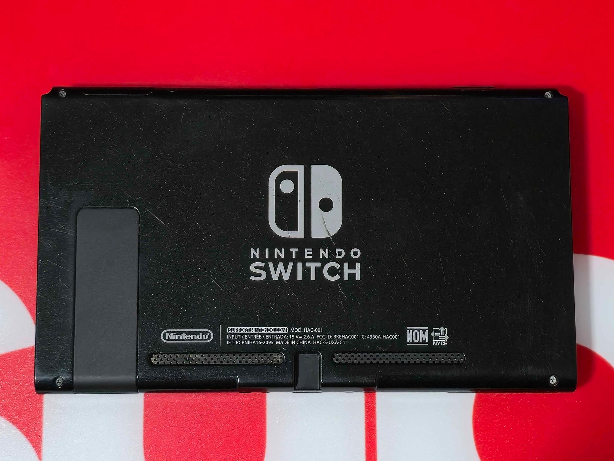 Nintendo Switch (incl. Charger + 128GB MicroSD Card + Extras)