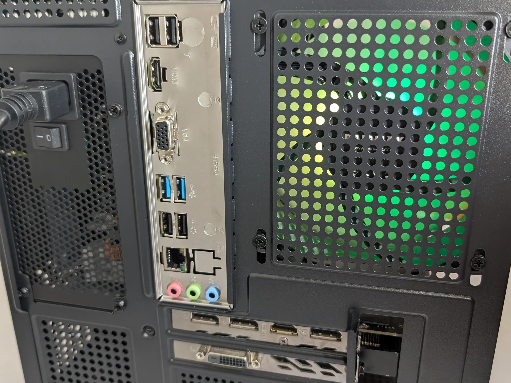 GTX 1080 | RYZEN 5 2600X | 16GB DDR4 | 500GB NVME