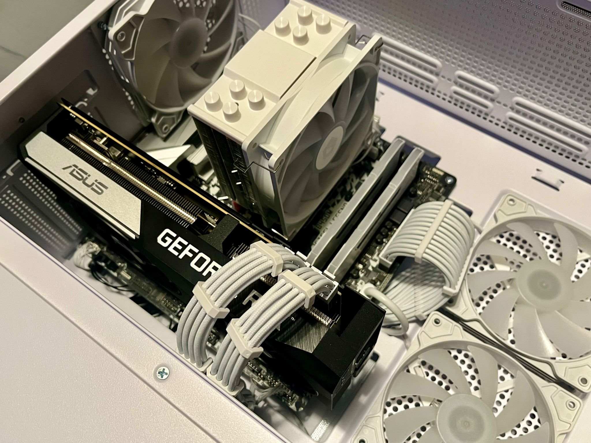High End Gaming PC |RTX 3070 // Ryzen 5500 // 1TB NVME SSD|