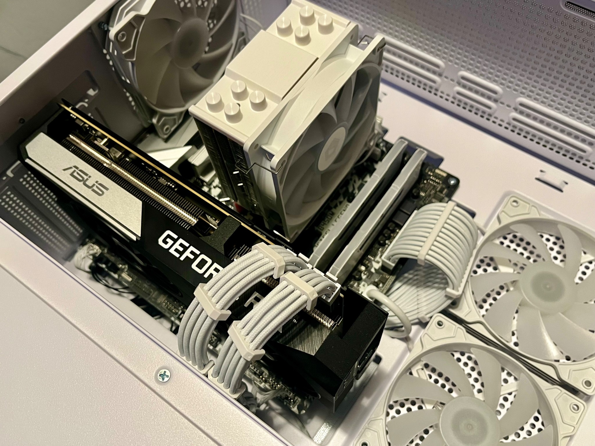 High End Gaming PC |RTX 3070 // Ryzen 5500 // 1TB NVME SSD|