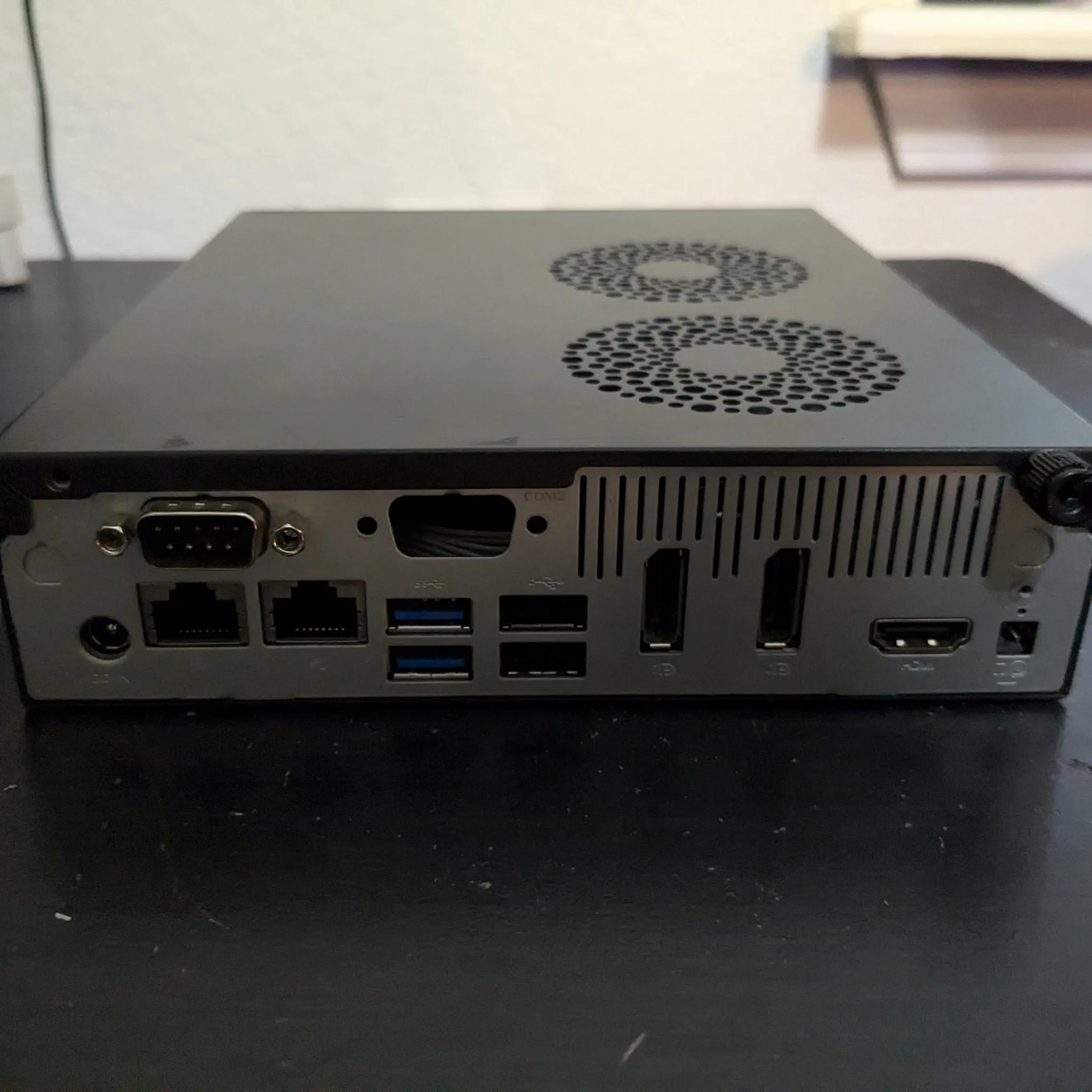 Shuttle DS81 Mini Industrial PC | i3-4150, 12GB RAM, 80GB SSD, Win10, VESA compatible, 1150 socket