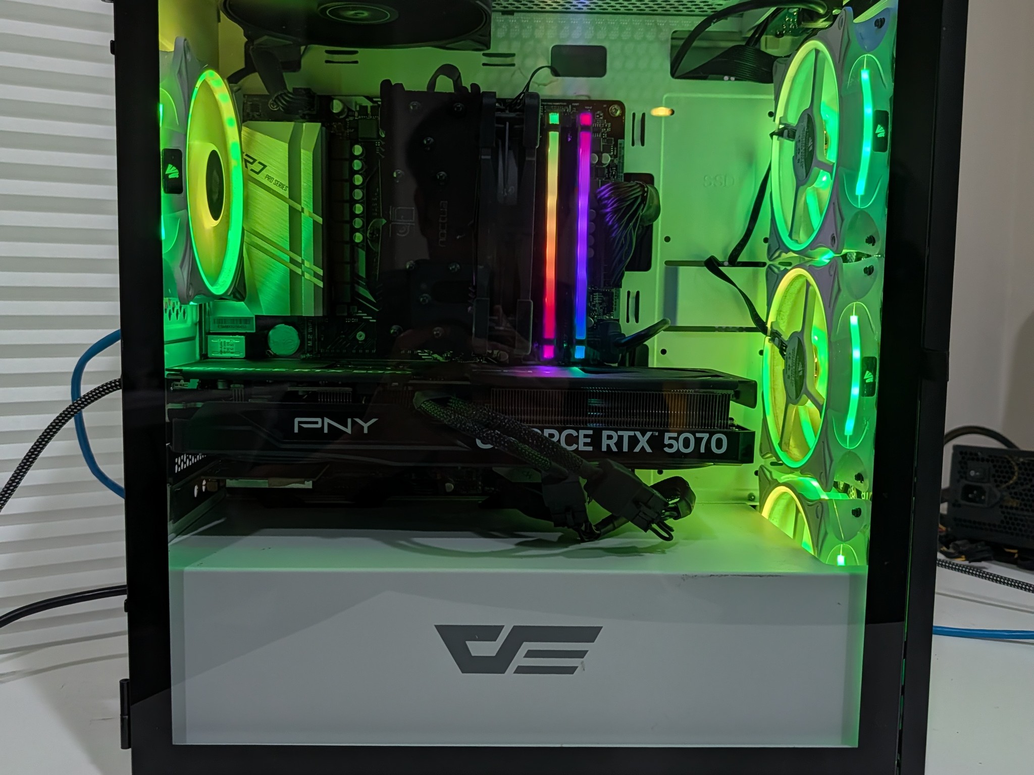 Gaming PC | Ryzen 7 5800X | RTX 5070 | 32GB RAM | 1TB SSD | Wi-Fi | Windows