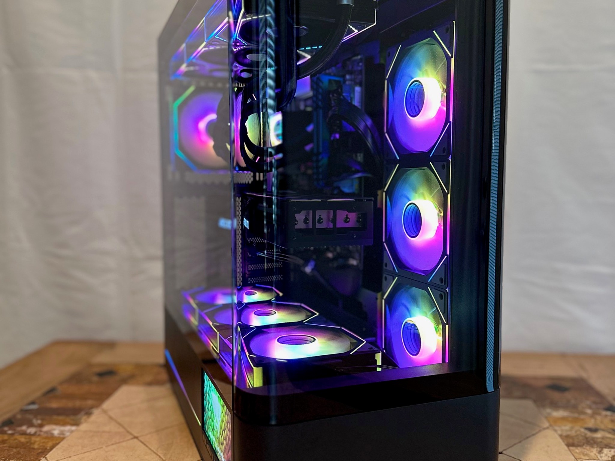 I9-12900K & RTX 5070 12GB / Mid Tower Gaming PC - 5.5" Integrated LCD