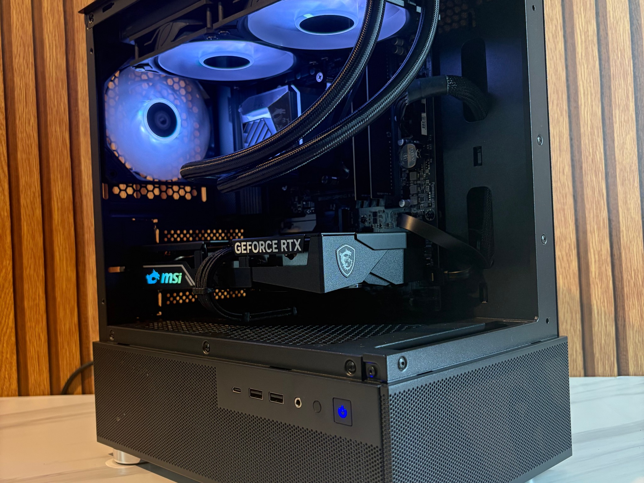 RTX 5060 | RYZEN 5 5500 | 16GB DDR4 | 500GB SSD | 240MM AIO