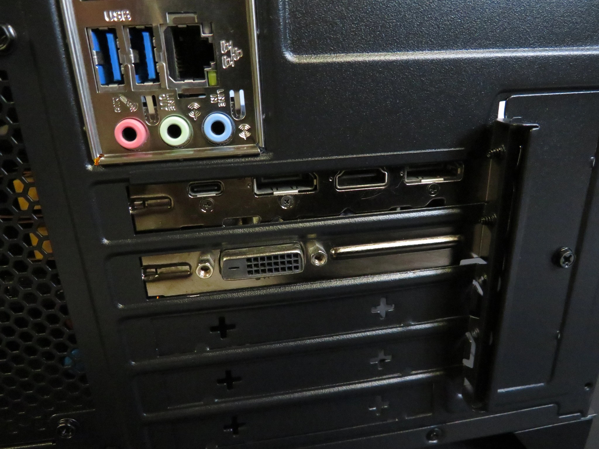Mid Range GAMER! Ryzen 7 3700X + RTX 2070 + 16 GB DDR4 + 1 TB NVME