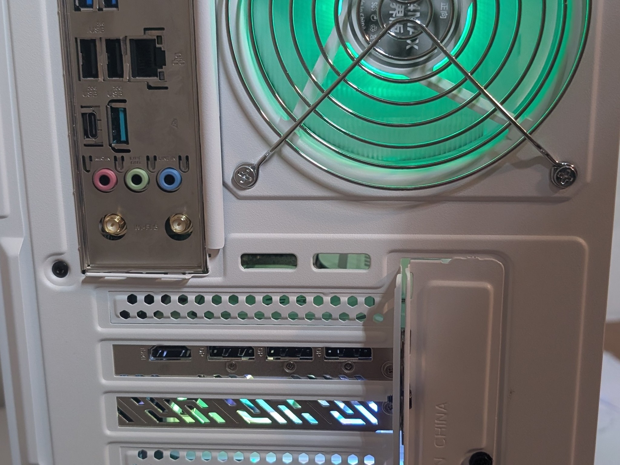 9070XT 16GB | I5 12600KF | 16GB DDR5 | 1TB NVME | CORSAIR 850W PSU | ALL WHITE