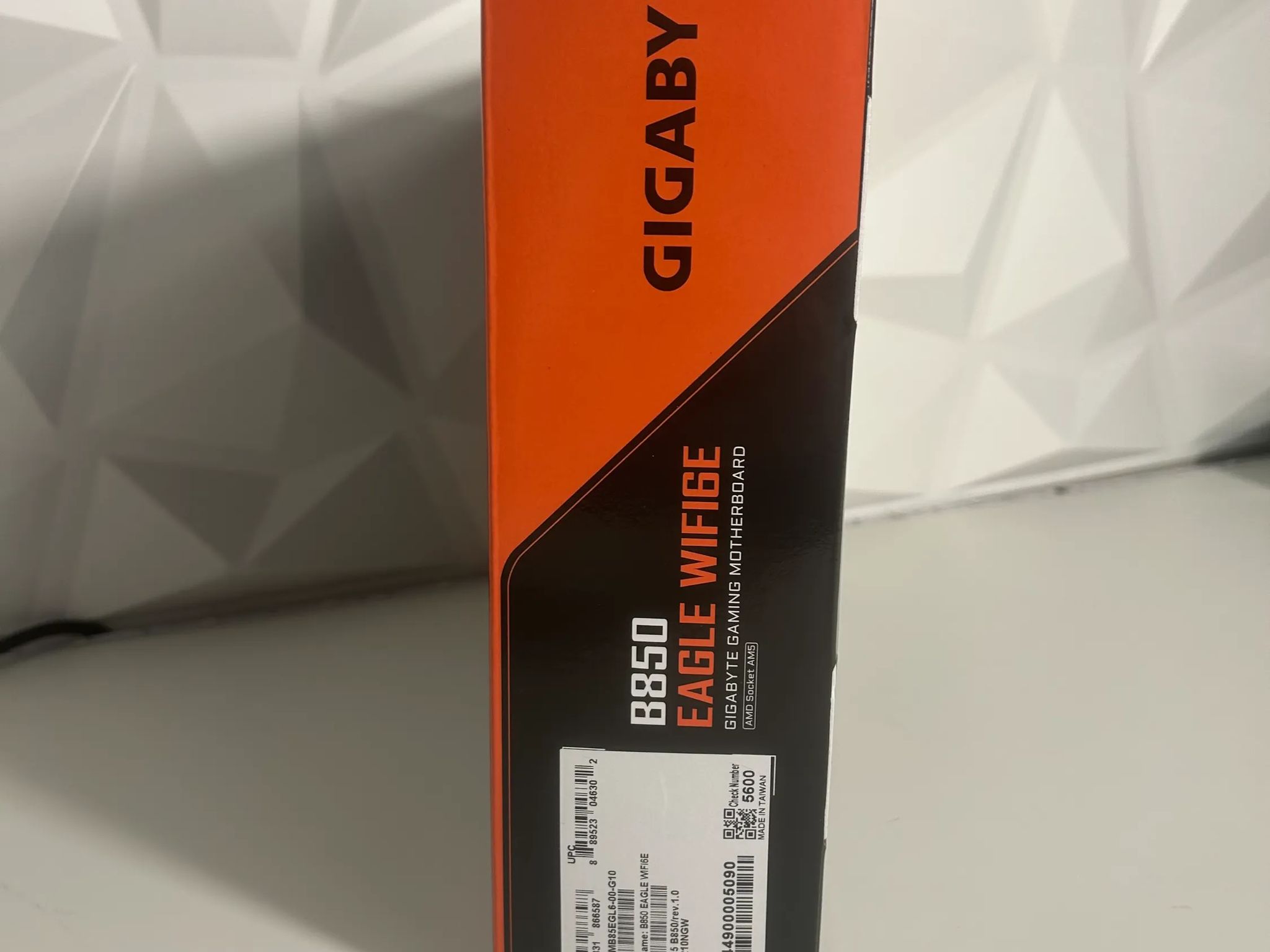 Gigabyte EAGLE OC B850 Gaming Motherboard - Wi-Fi 6E