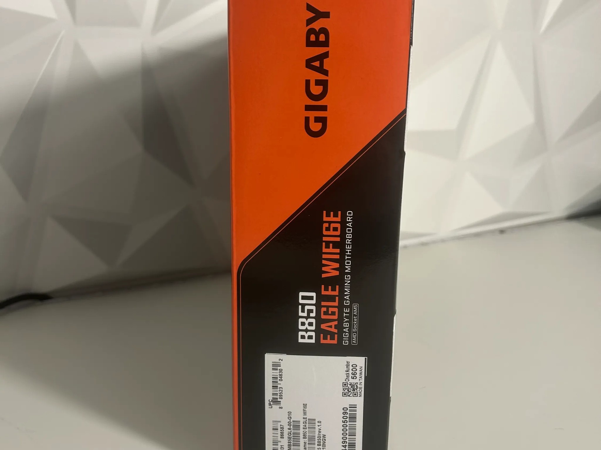 Gigabyte EAGLE OC B850 Gaming Motherboard - Wi-Fi 6E