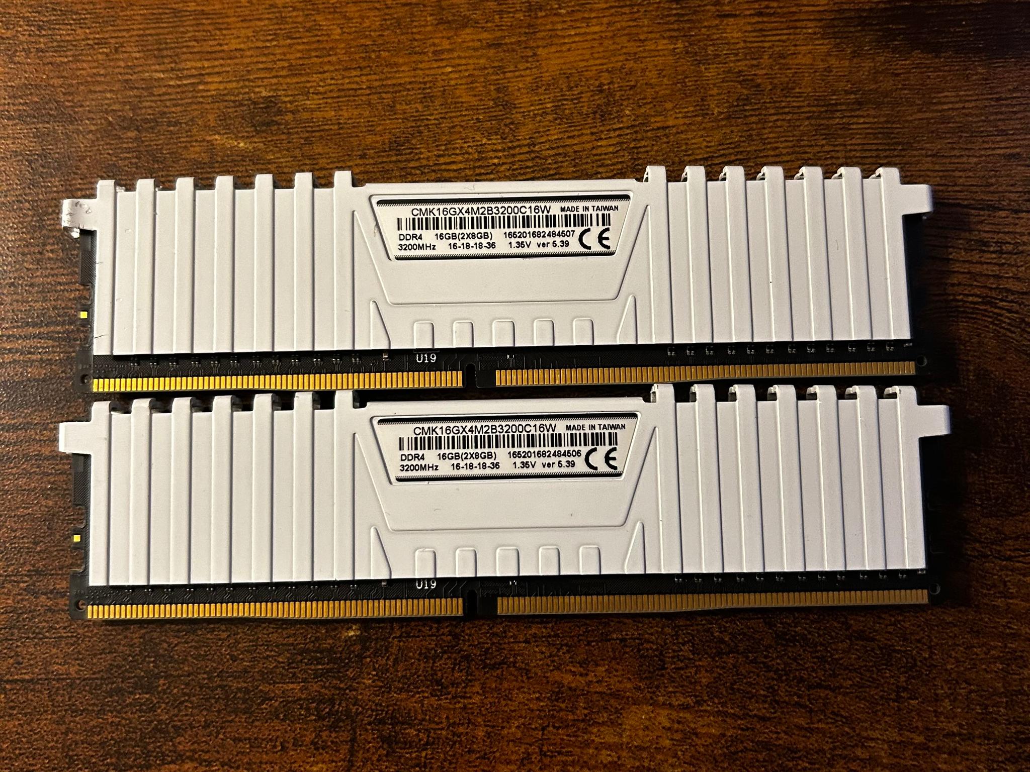 16GB Corsair LPX 3200mhz CL16
