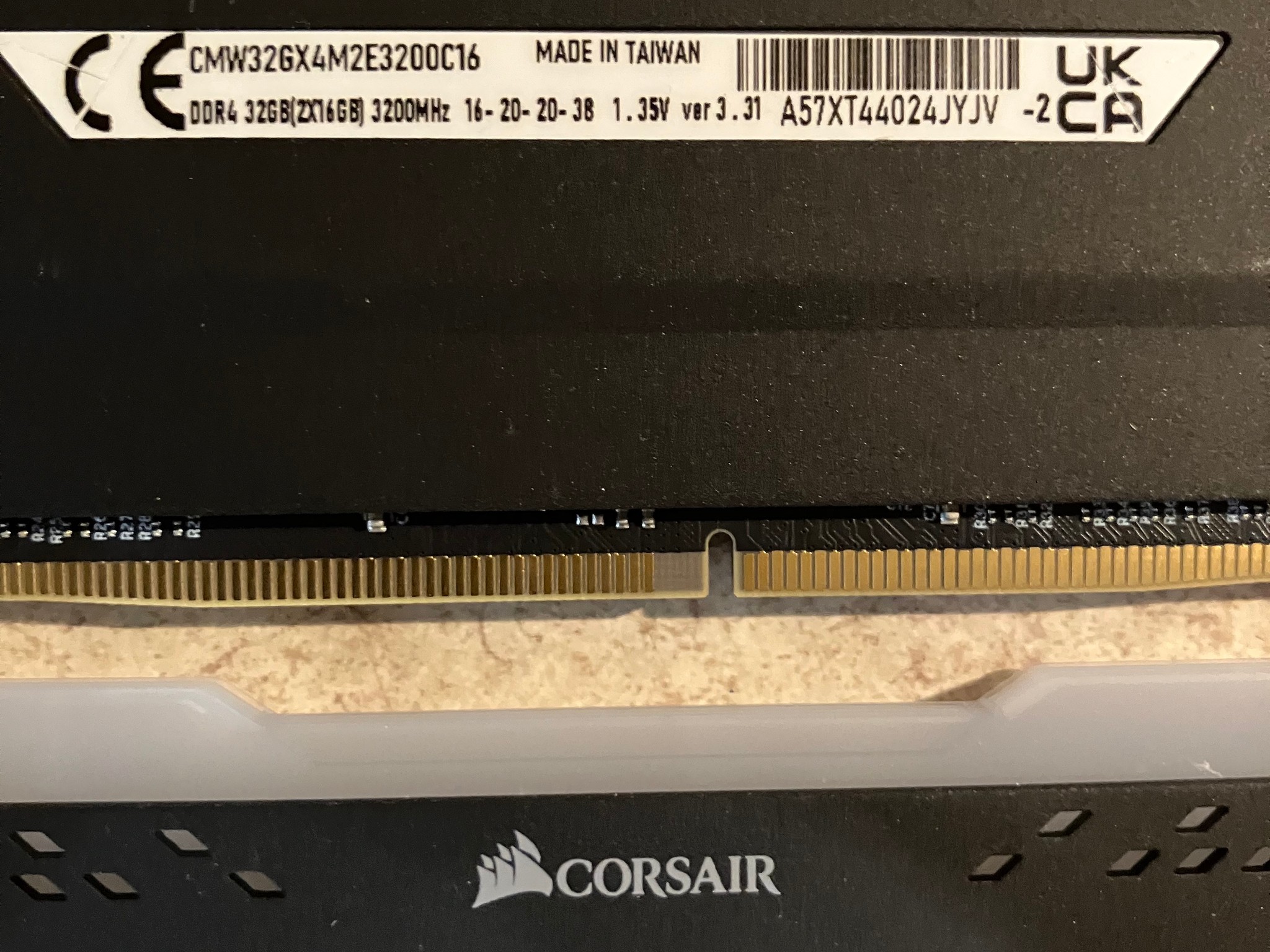 Corsair Vengeance RGB PRO 32GB DDR4 (2x16GB) | Jawa