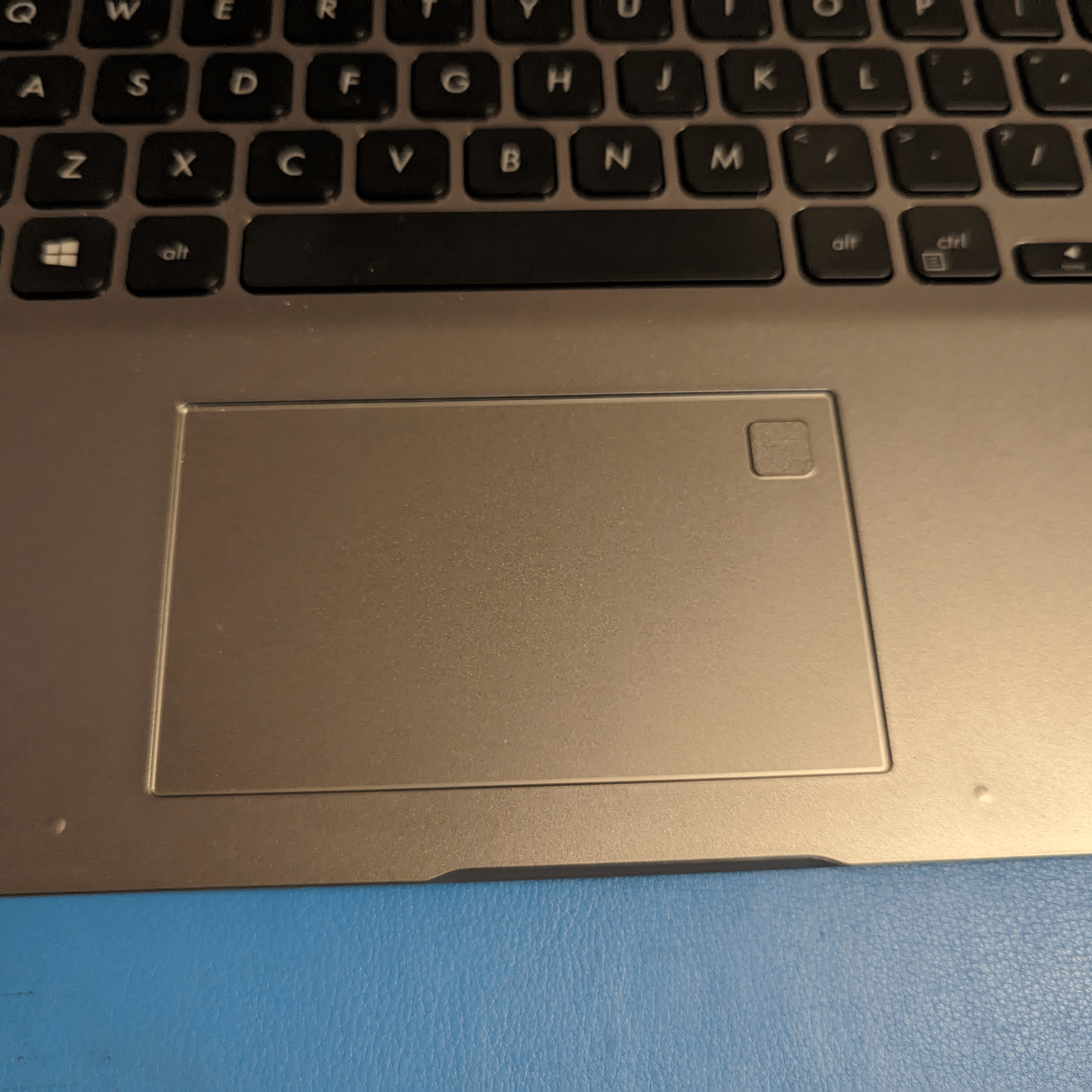 ASUS VivoBook 14" F415EA-UB51 Intel i5 1135G7 2.4GHz 256GB SSD 12GB DDR4-320