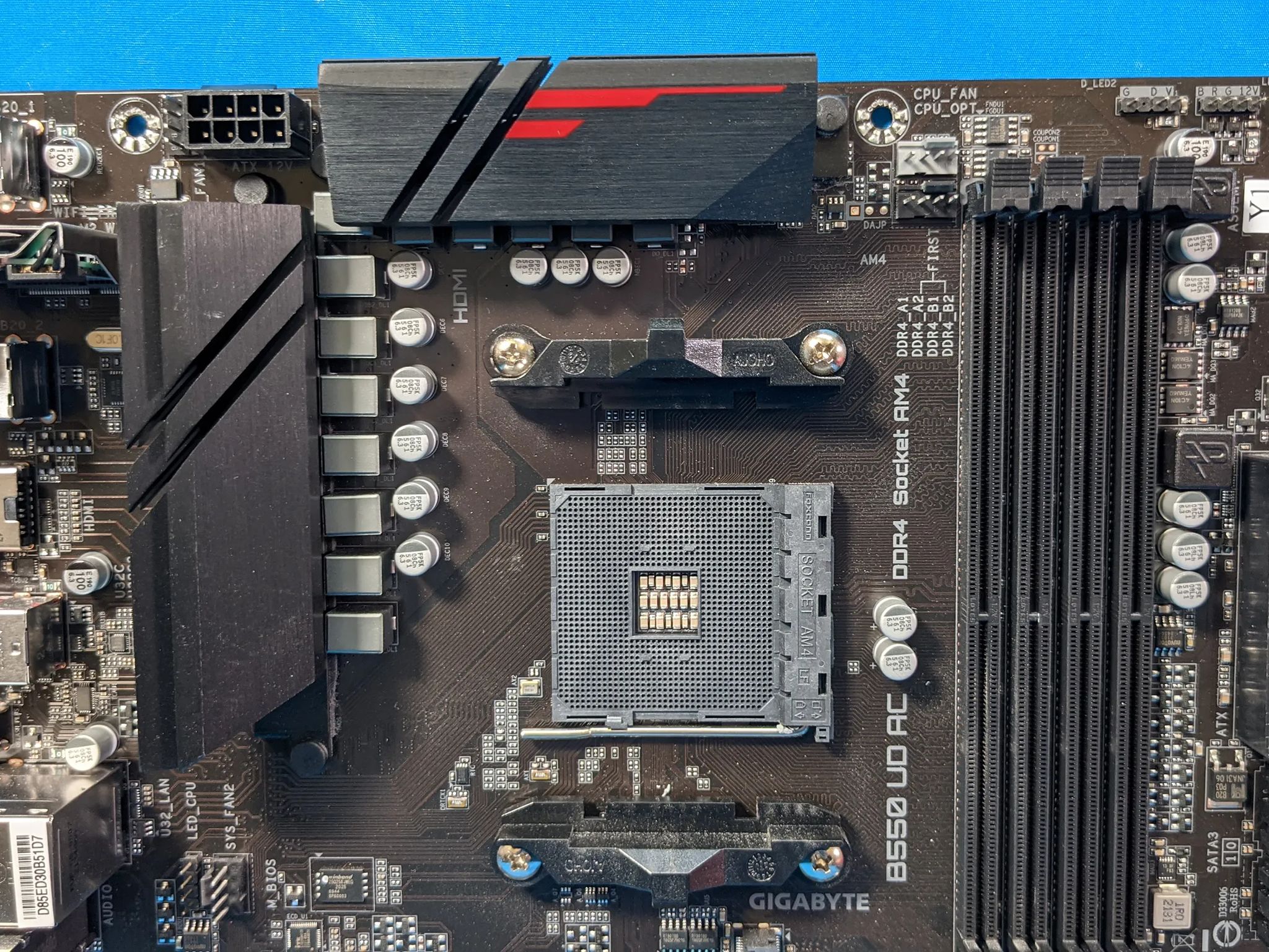 Gigabyte B550 UD AC AMD Socket AM4 DDR4 ATX PCIe 4.0 Desktop Motherboard & I/O Shield