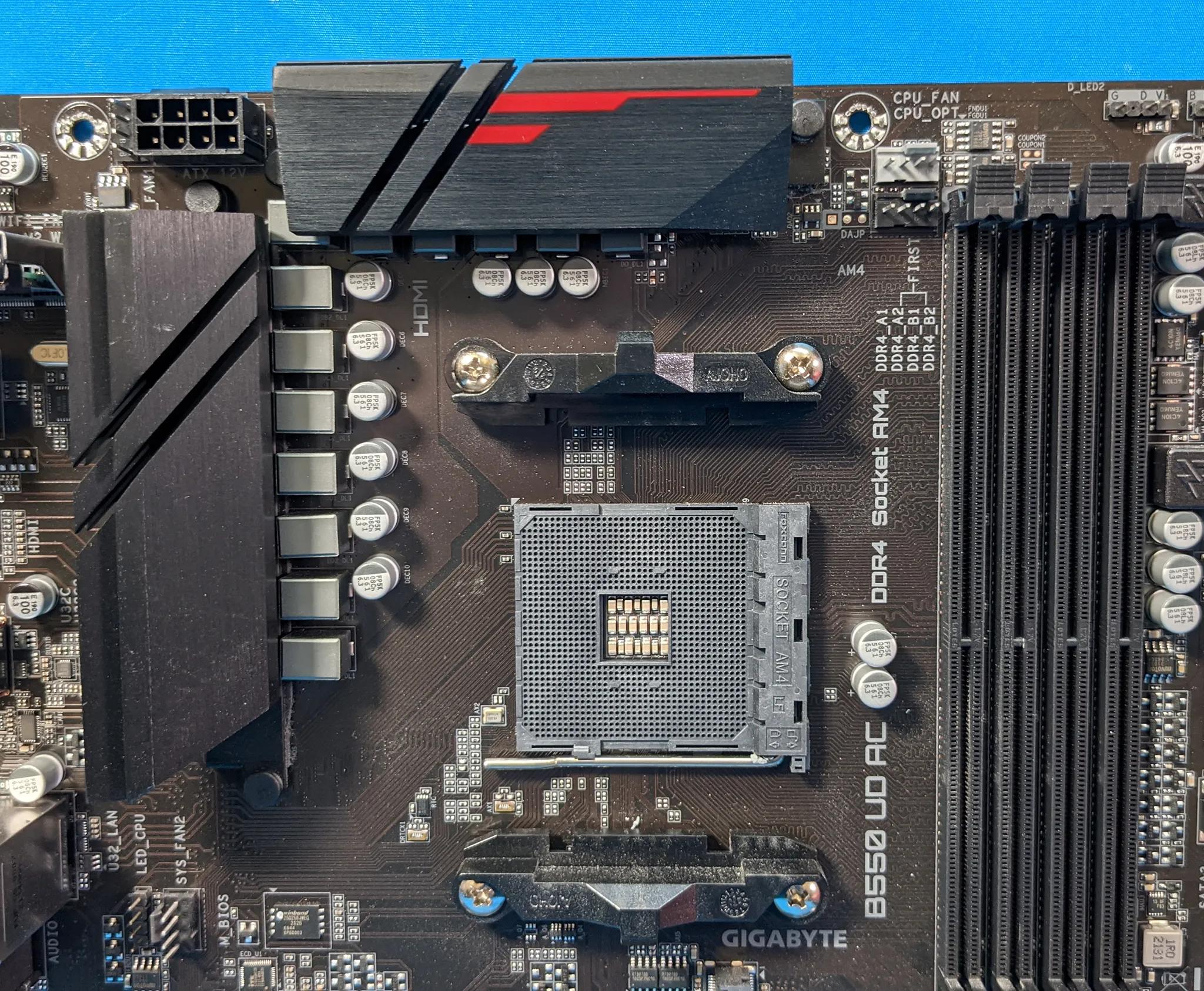 Gigabyte B550 UD AC AMD Socket AM4 DDR4 ATX PCIe 4.0 Desktop Motherboard & I/O Shield