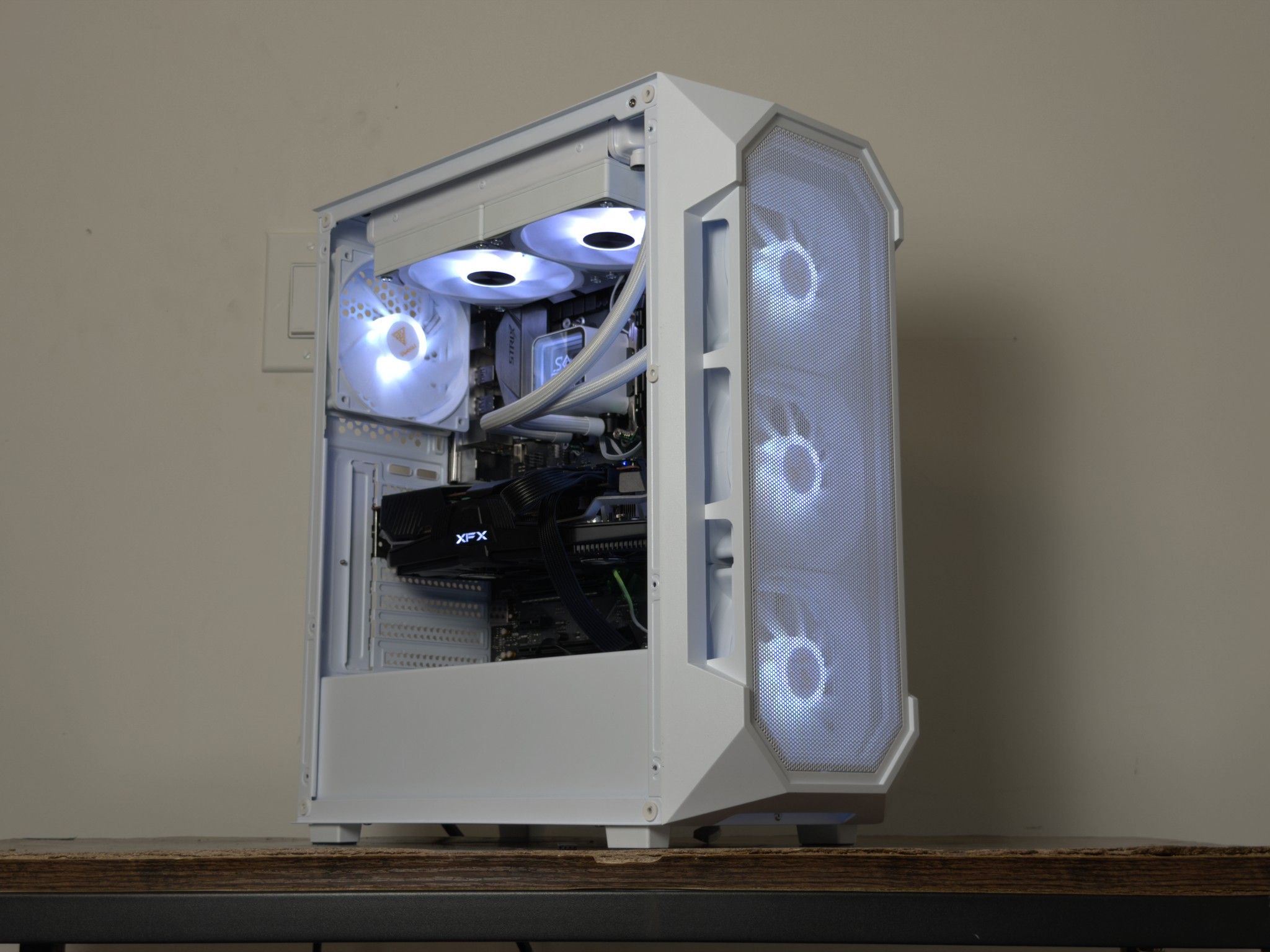 ⚪️  Custom Ryzen 7 Gaming PC ⚪️ RX 5700 XT, 16gb RAM, 500gb SSD